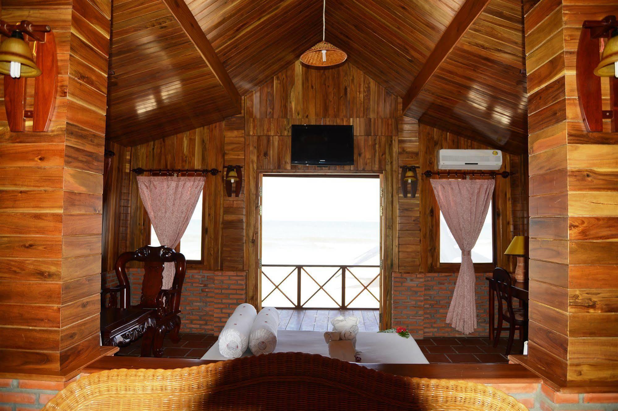 Resort Vinh Suong Seaside And