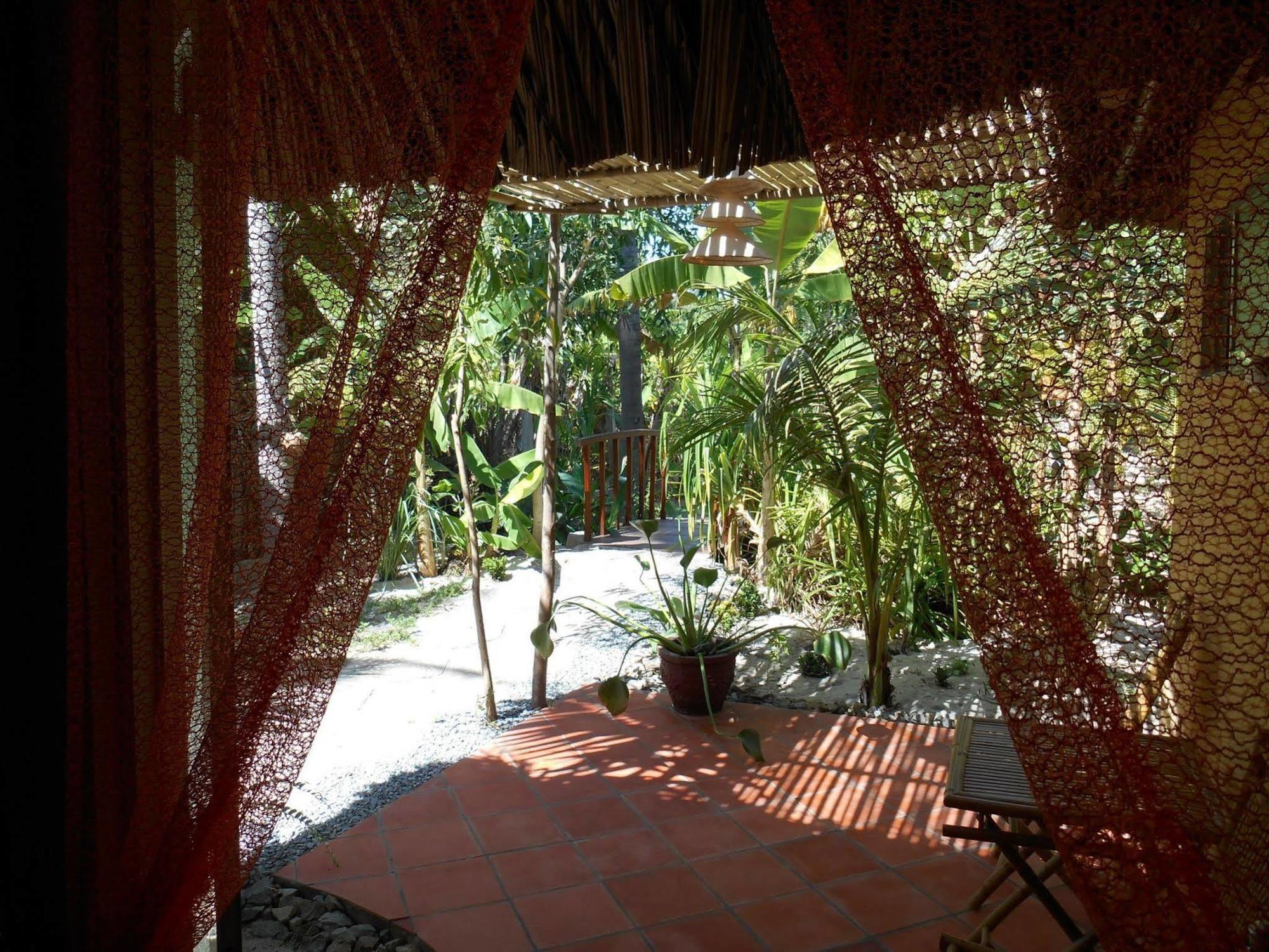 Thuy - Gunter Garden