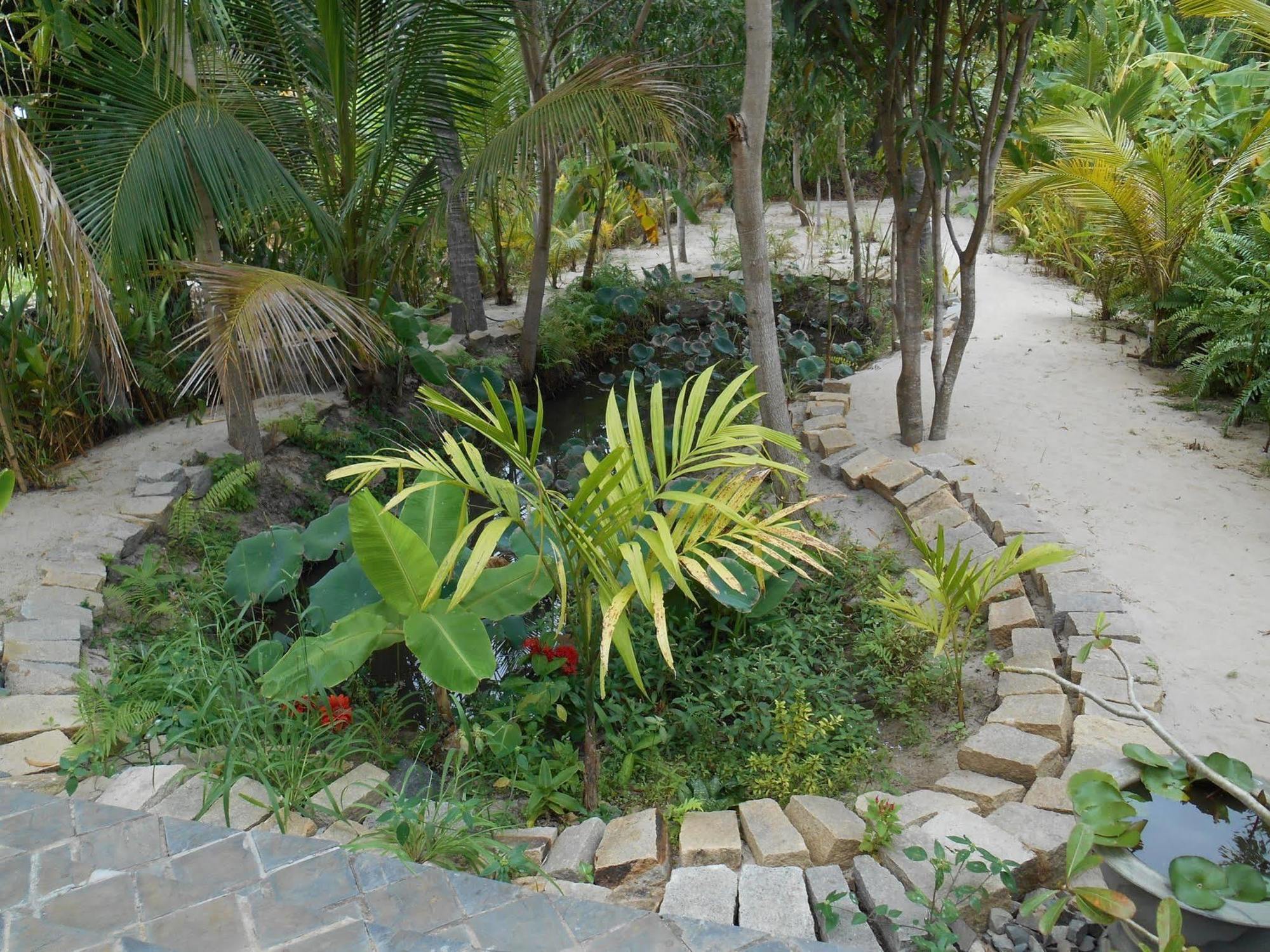 Thuy - Gunter Garden Mũi Né