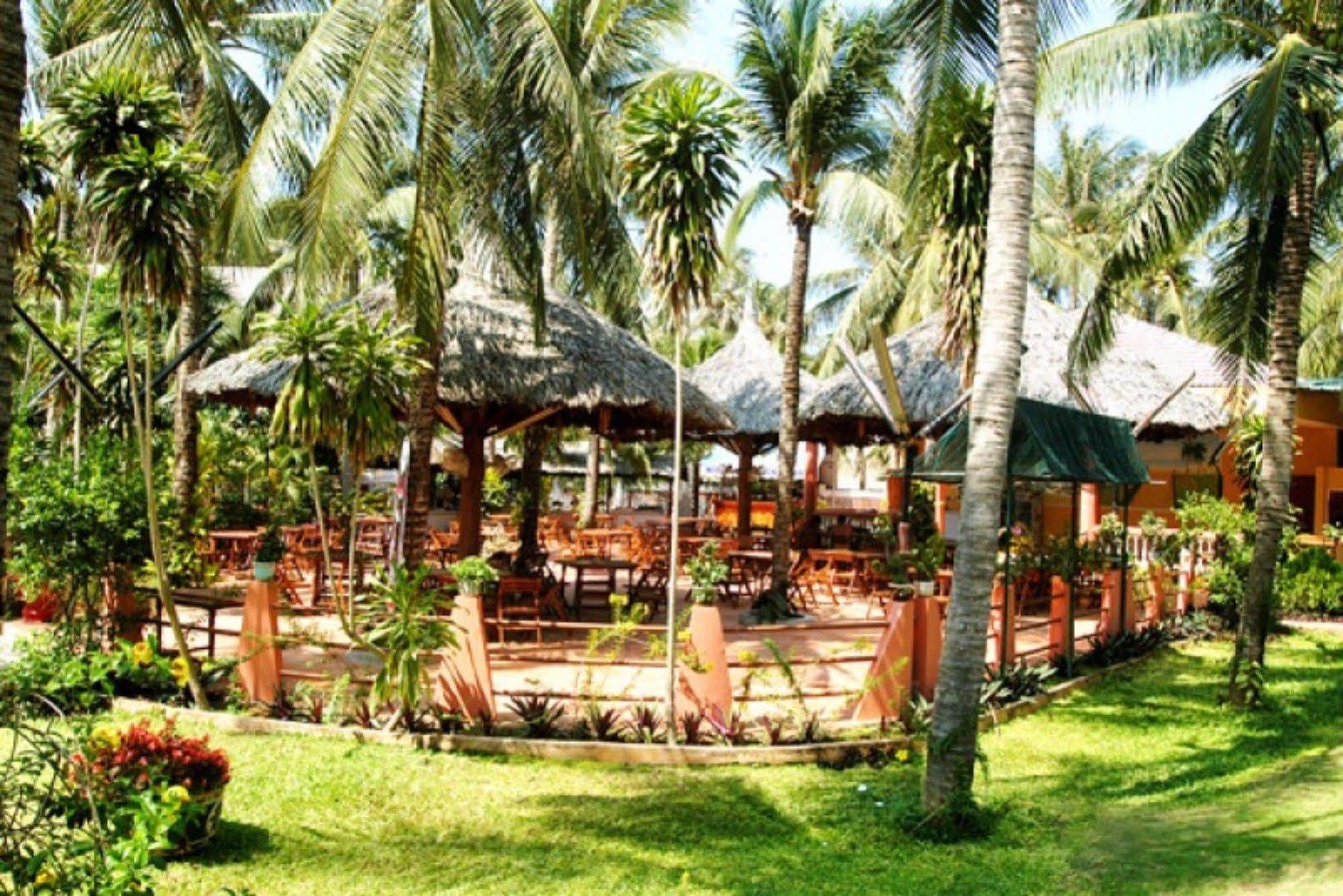 Resort Palmira & 3*