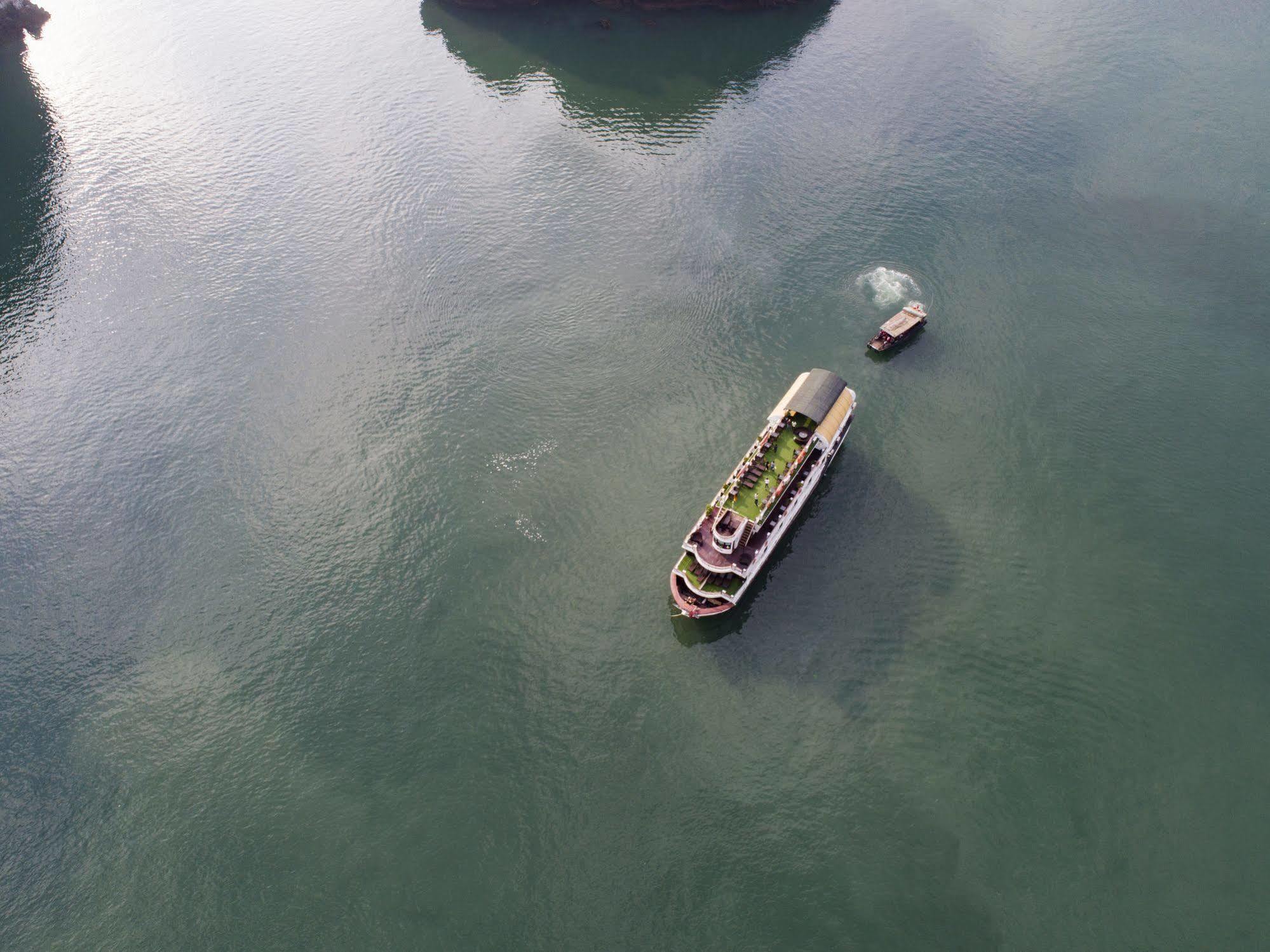 Du Thuyền Paloma Cruise Hạ Long