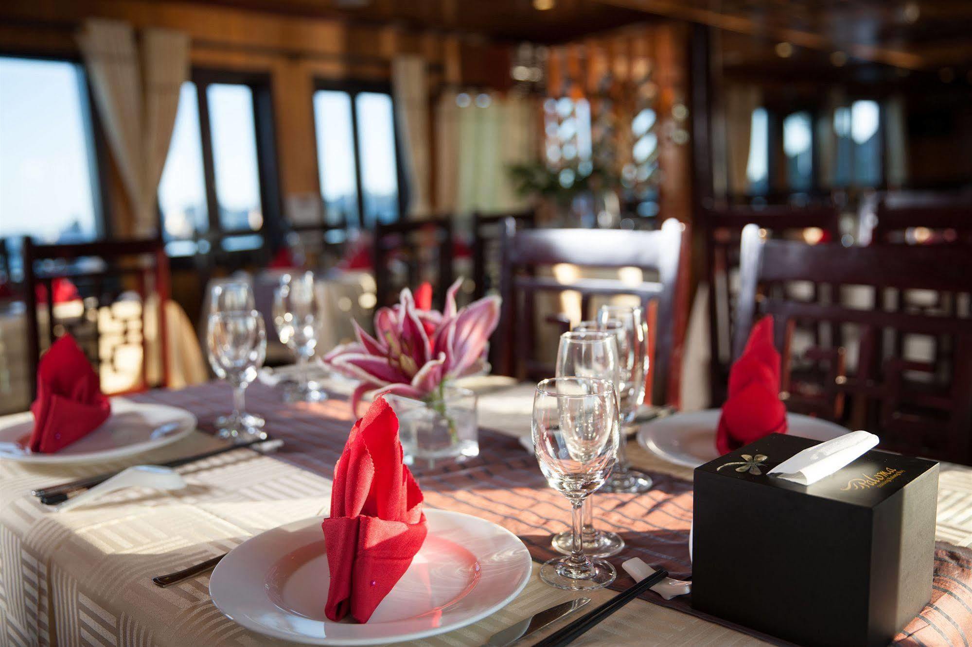 Du Thuyền Paloma Cruise