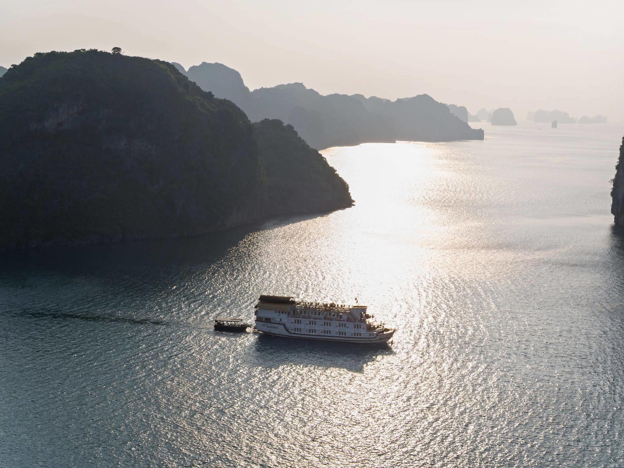 Du Thuyền Paloma Cruise  Hạ Long