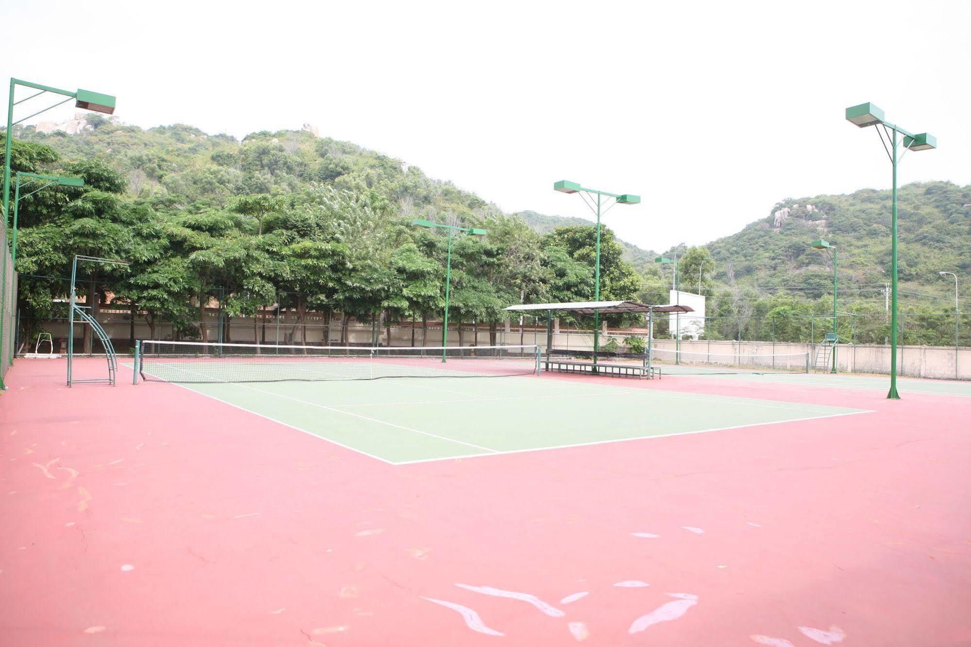 Long Hai Beach Resort 4*