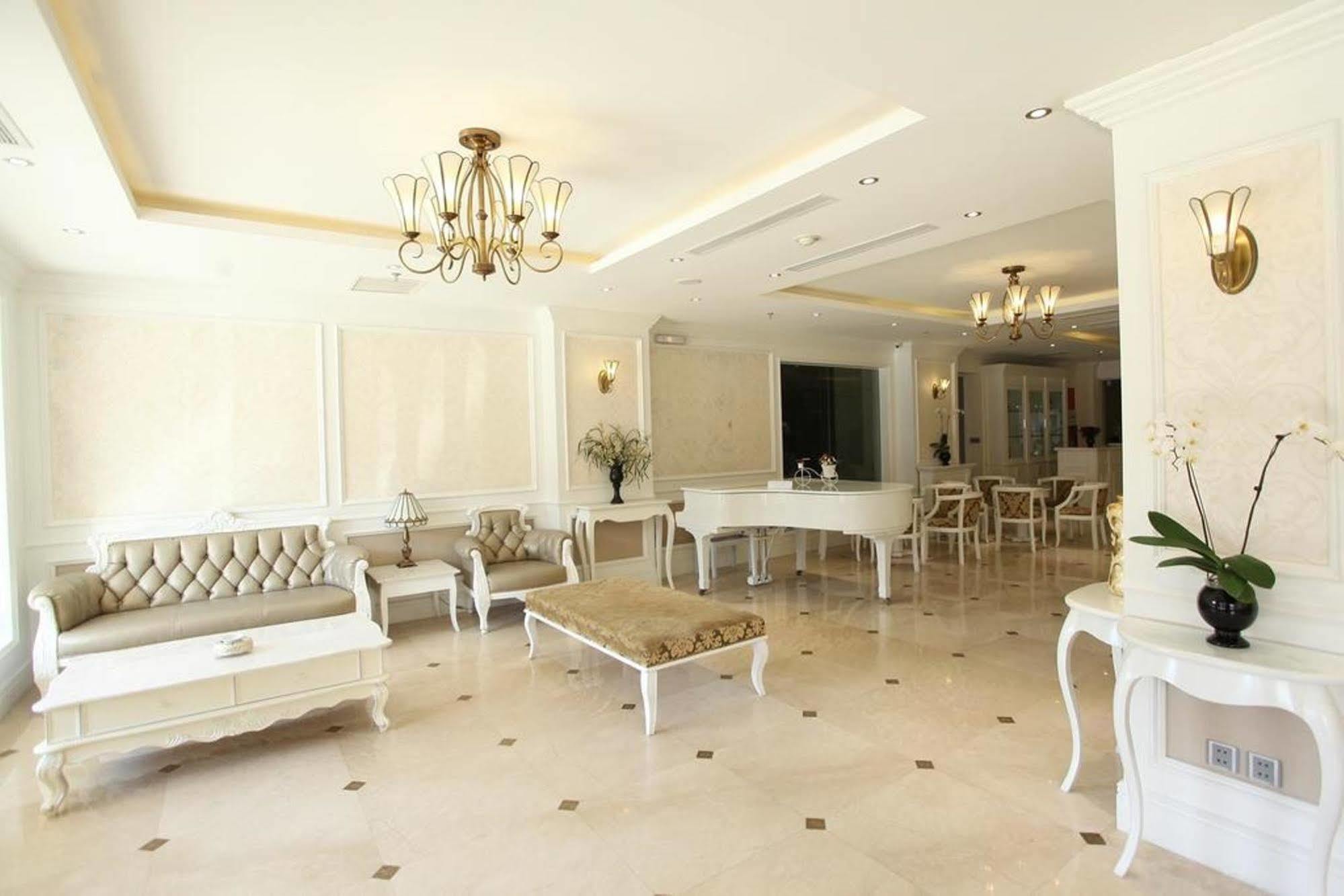 Bay Hotel 2*