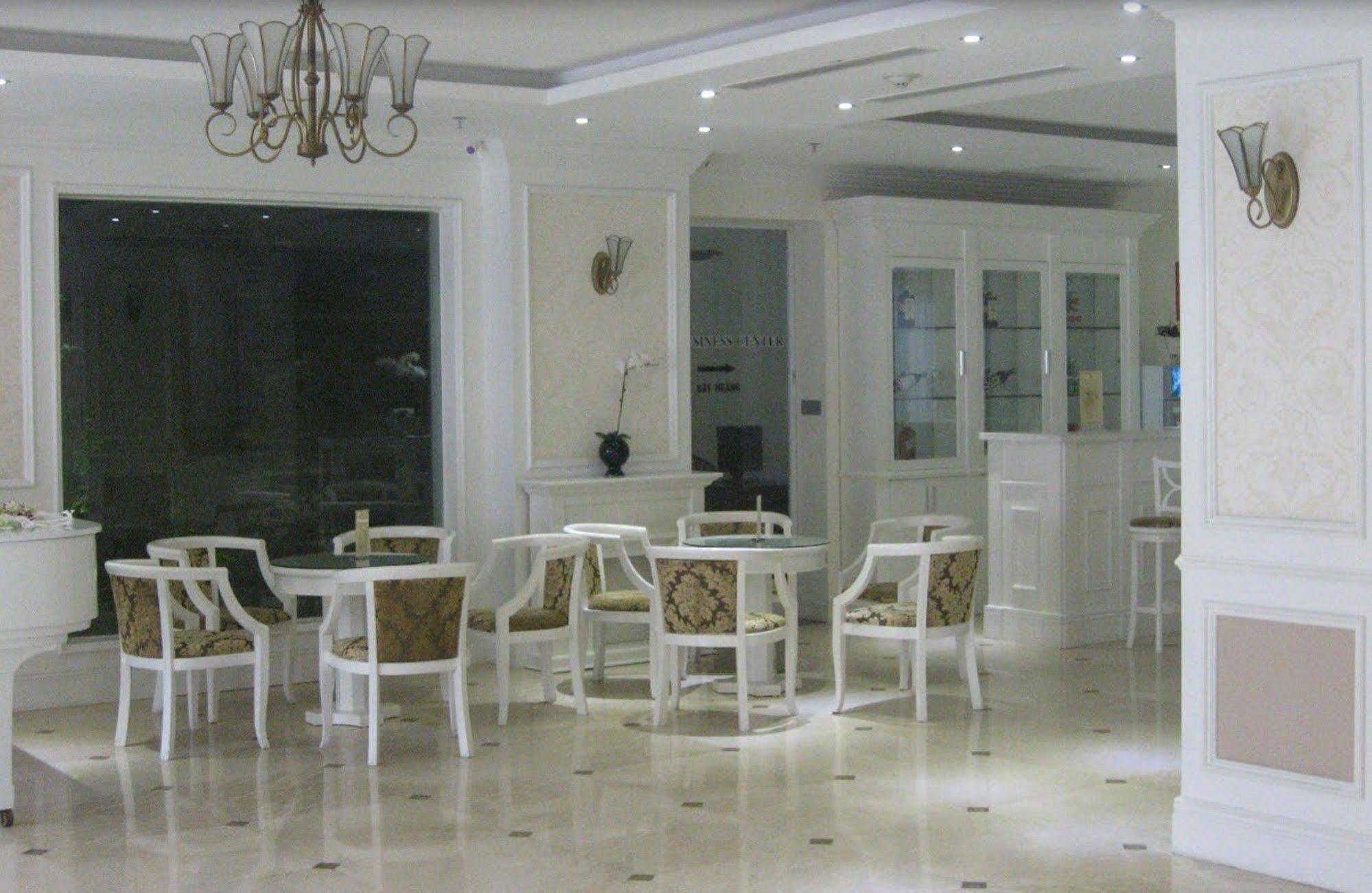 Bay Hotel 2*