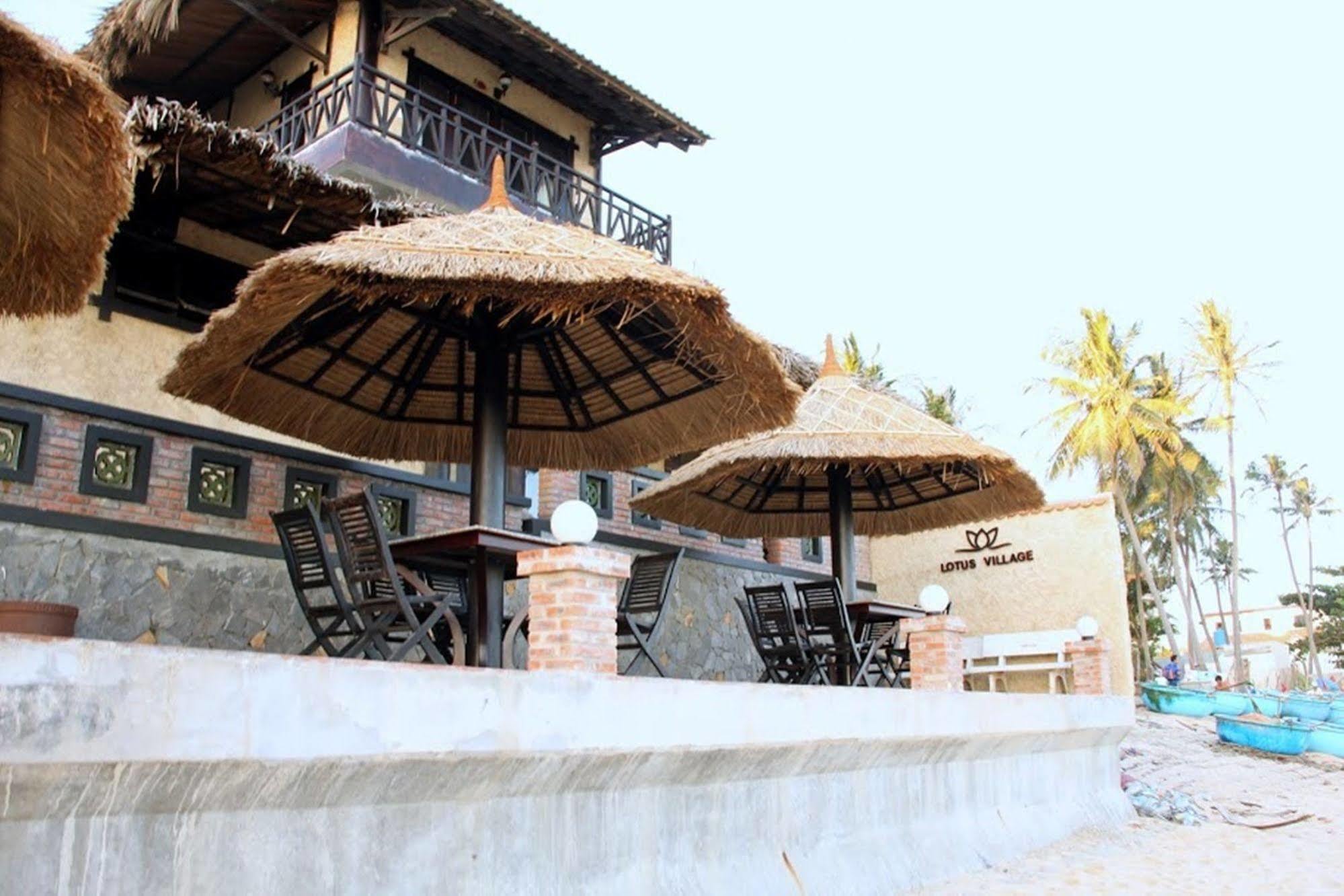 Lotus Village Resort Mũi Né
