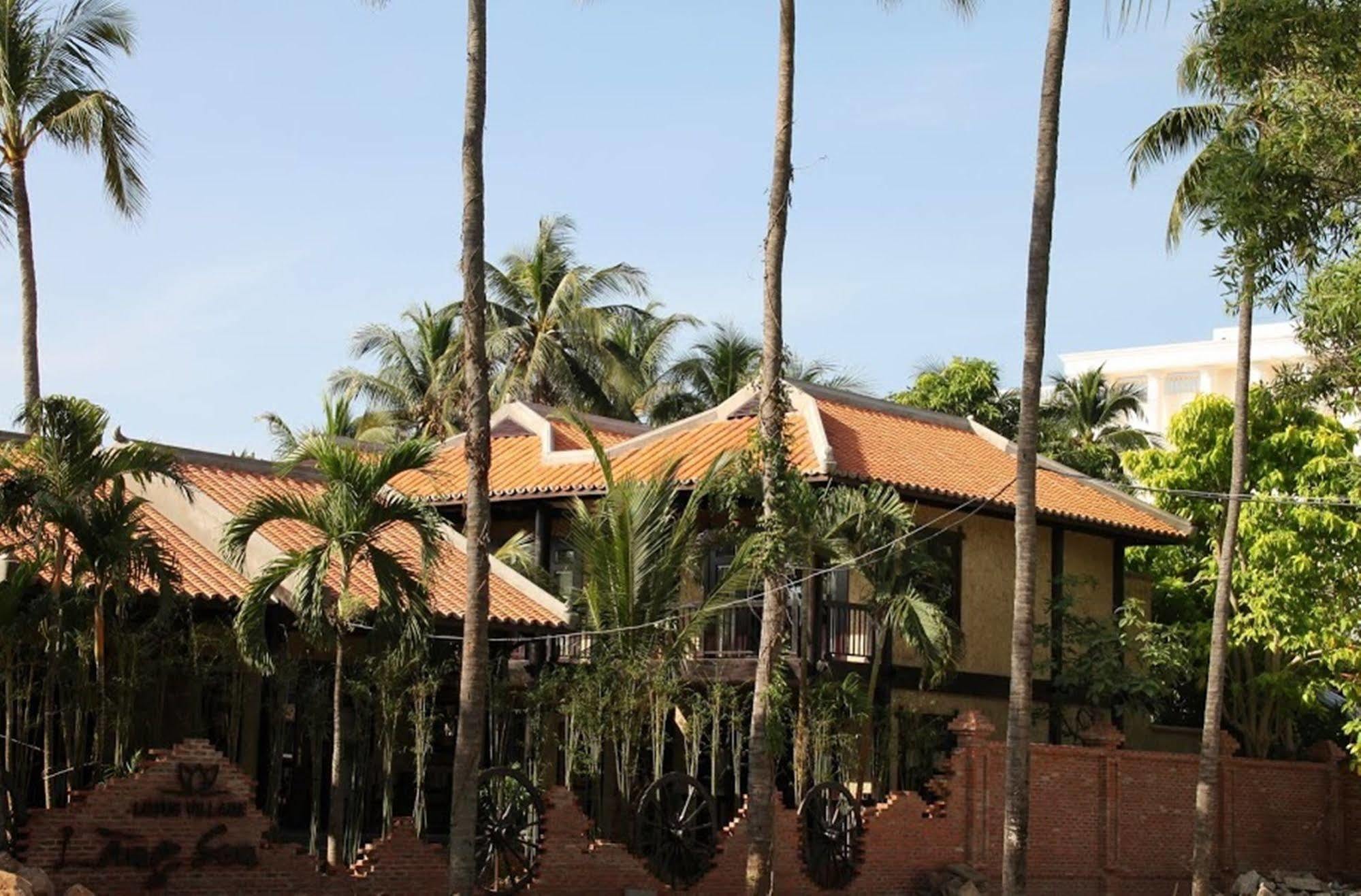 Lotus Village Resort 3*