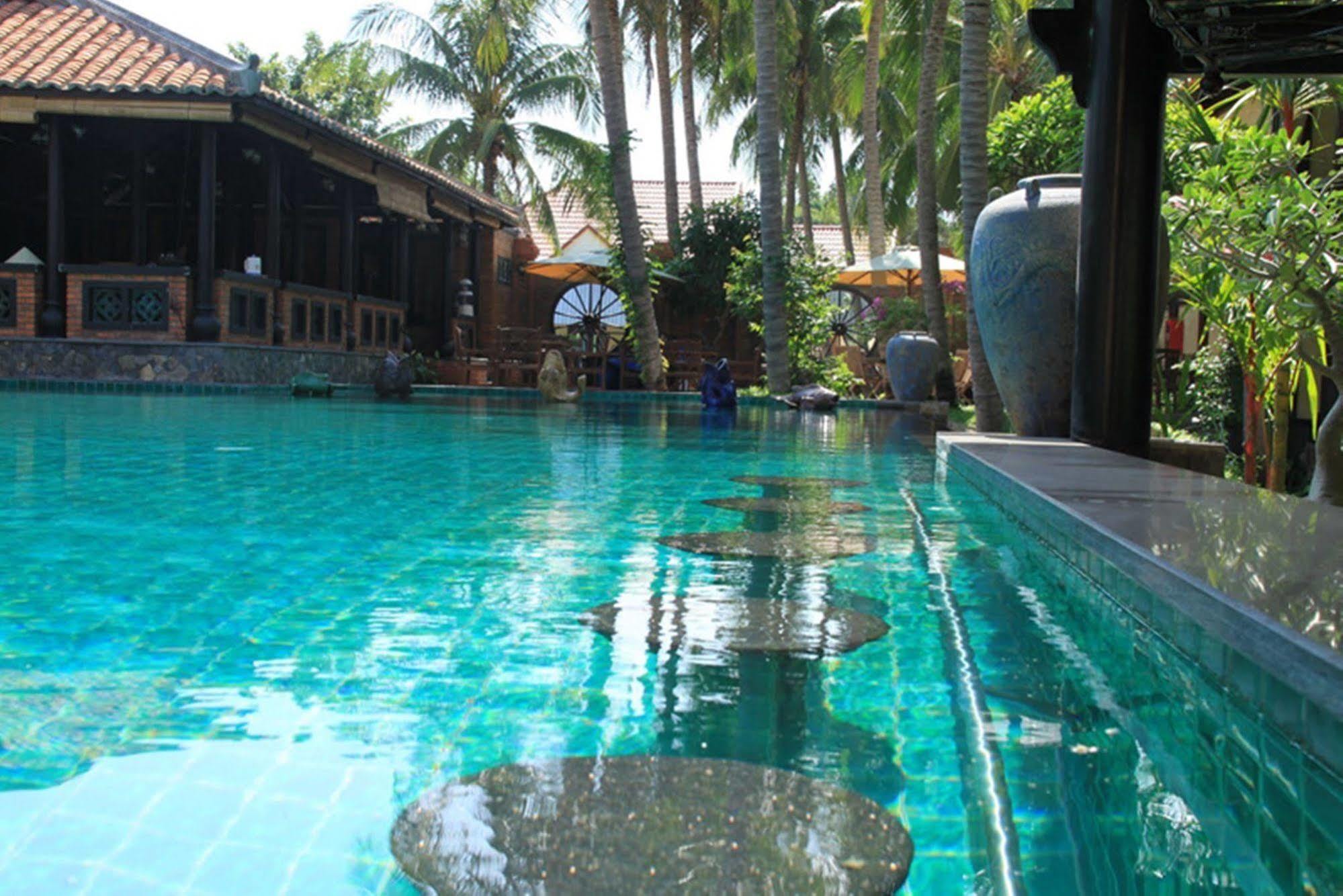 Lotus Village 3* Mũi Né