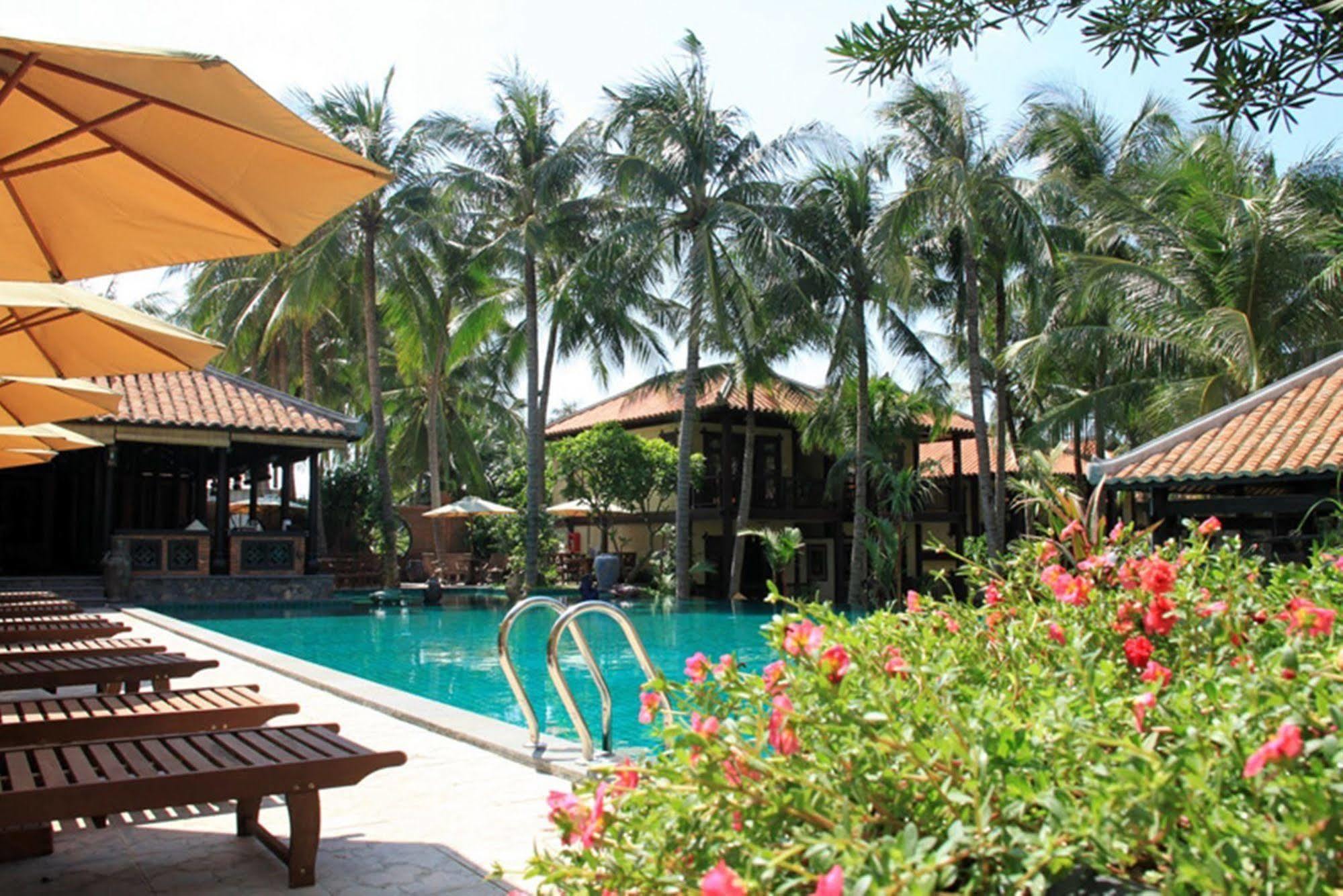 Lotus Village 3*