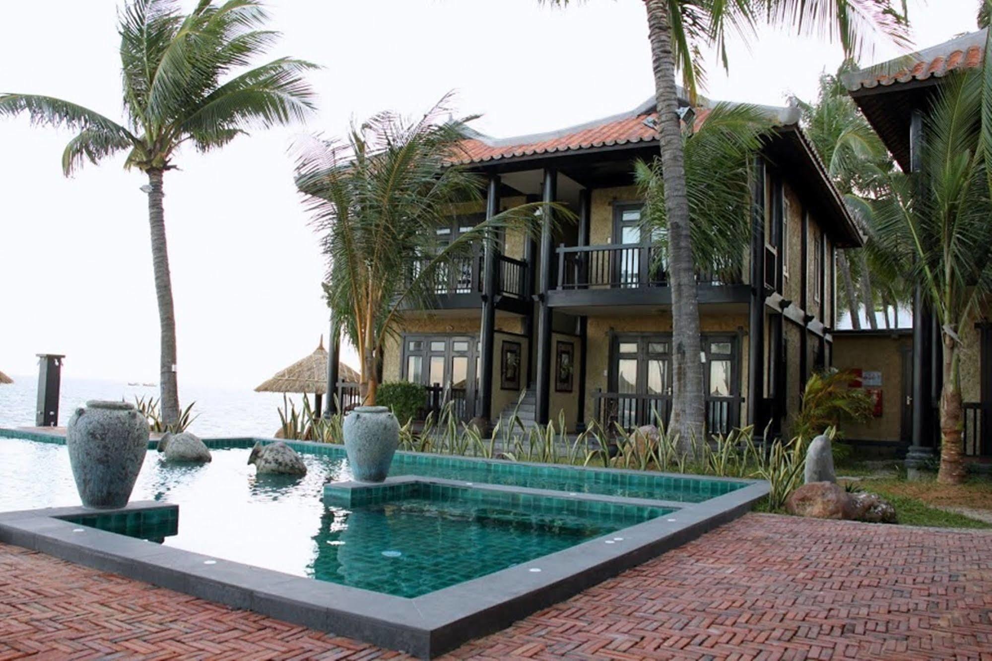 Lotus Village Resort Mũi Né