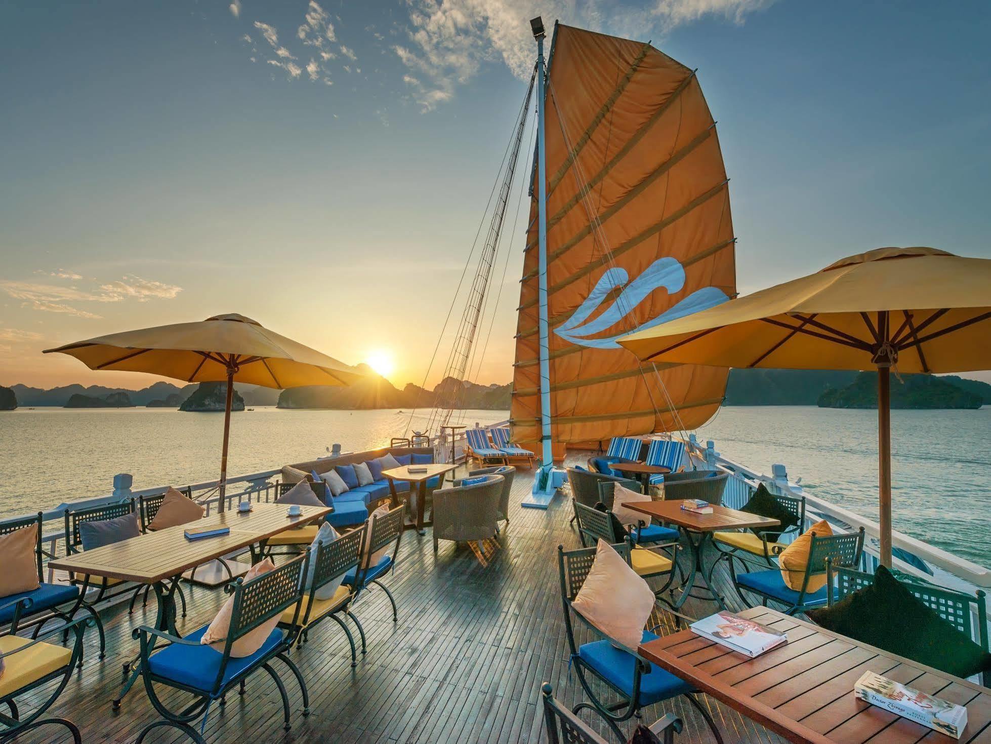 Paradise Sails Cruise