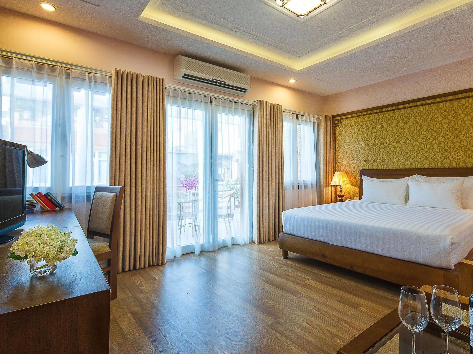 La Palm Khách sạn 3*
