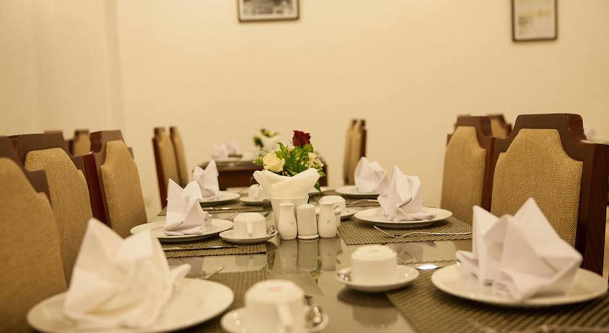 Khách sạn La Palm 3*