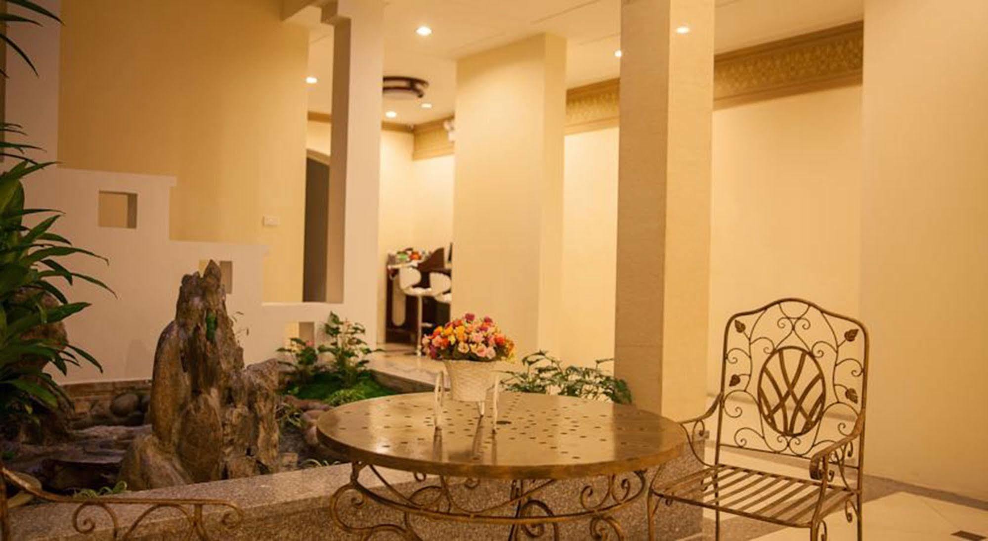 La Palm Khách sạn