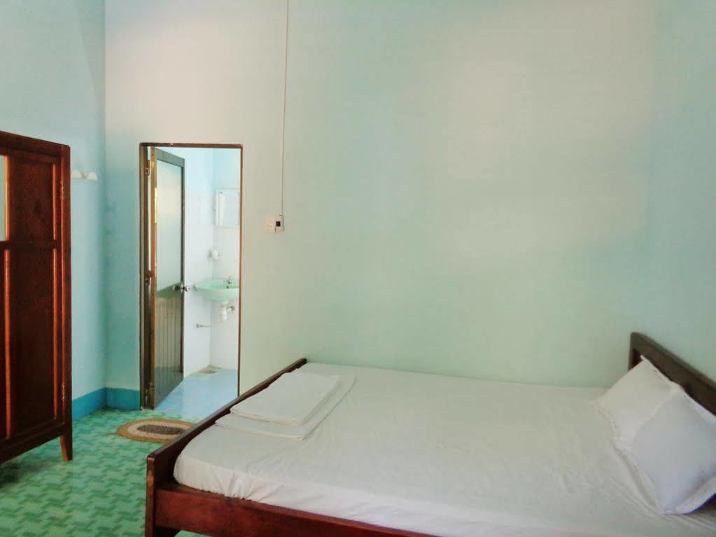 Sunny Hotel