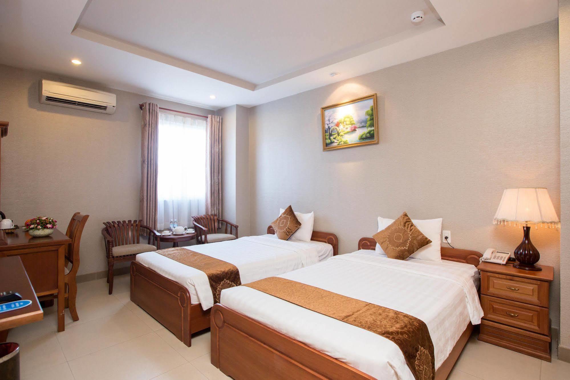 Hotel Reddoorz Premium White Lion
