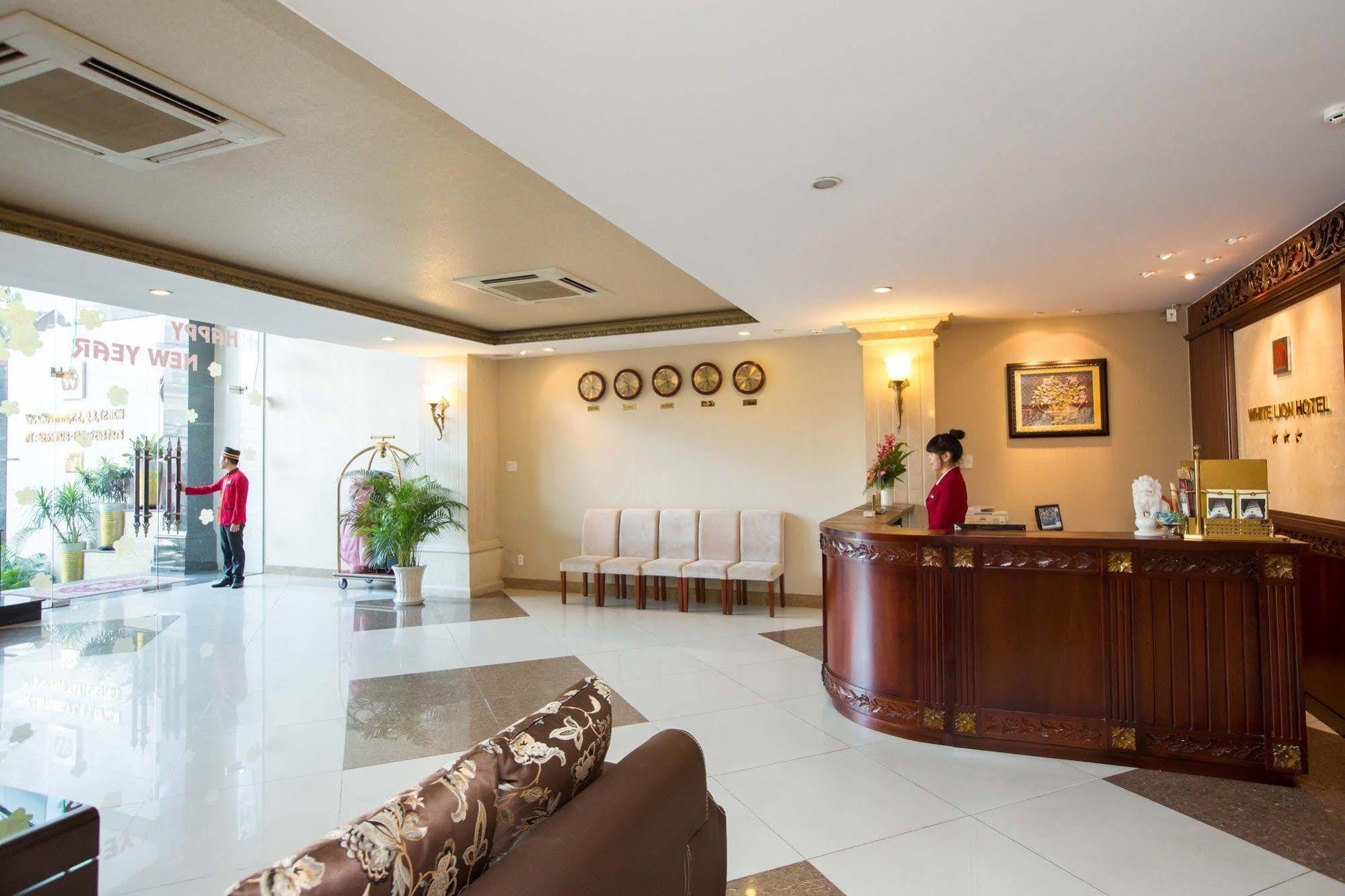 Reddoorz Premium White Lion Hotel 3*