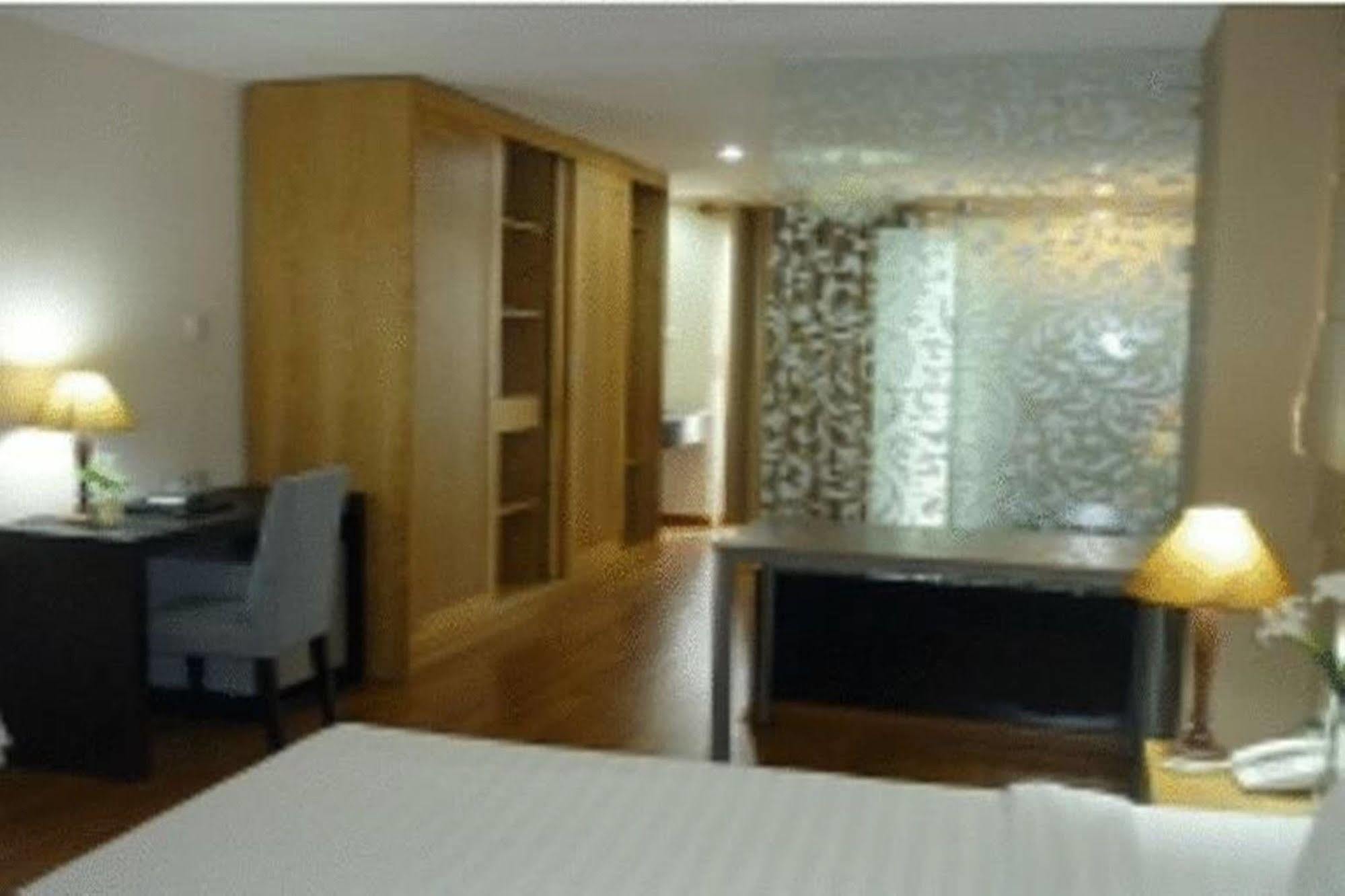 Centana Ben Thanh Hotel 2*