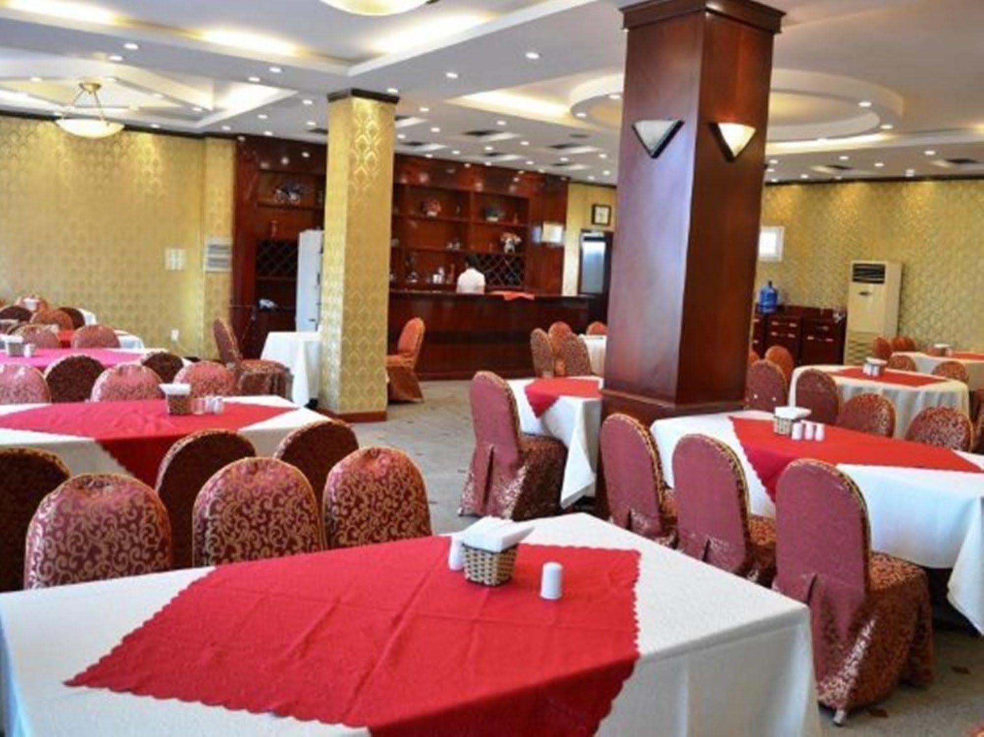 Hotel Crown 3*