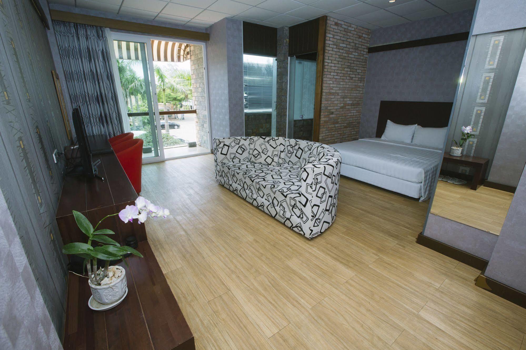 Hotel New Wave 4*