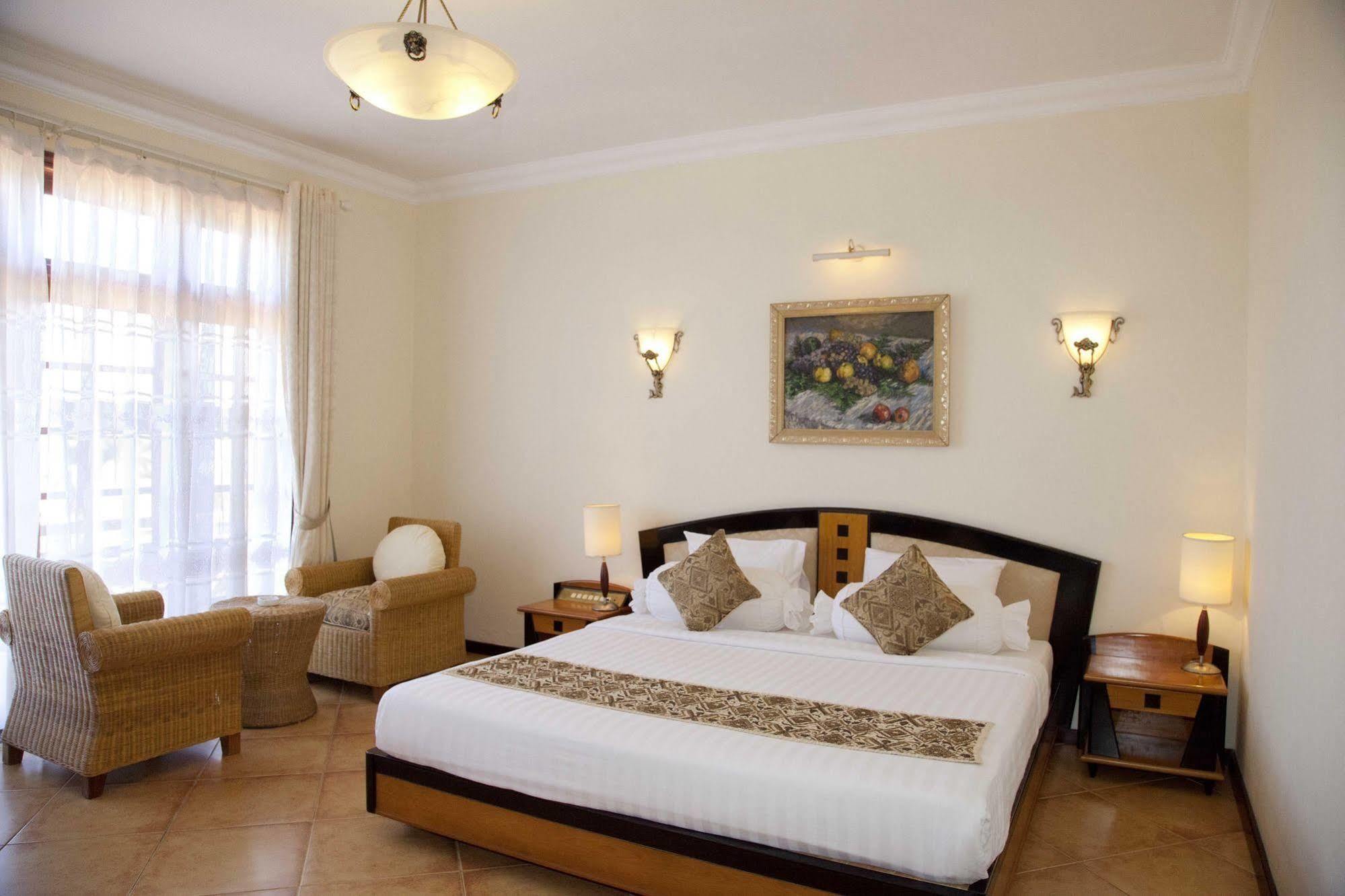 Tuan Chau Marina Hotel 2*