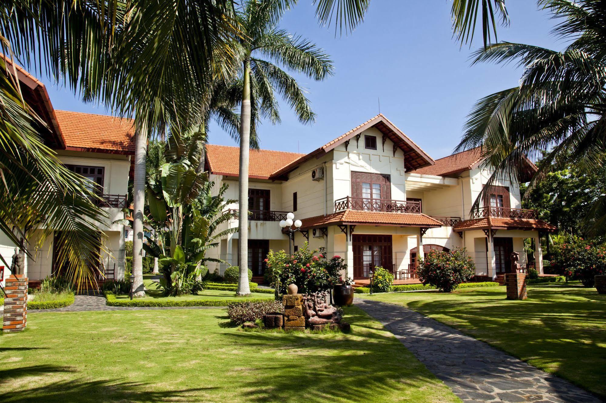 Tuan Chau Marina Hotel