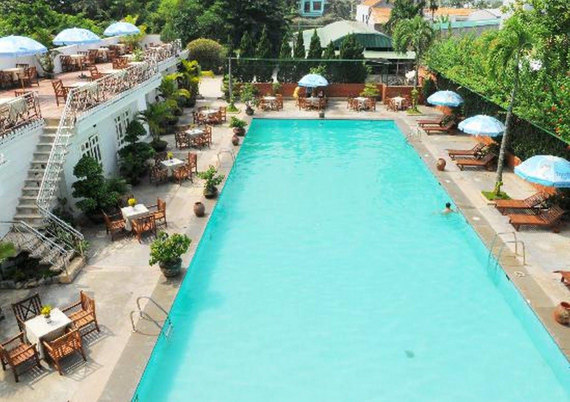 Central Hotel 4*