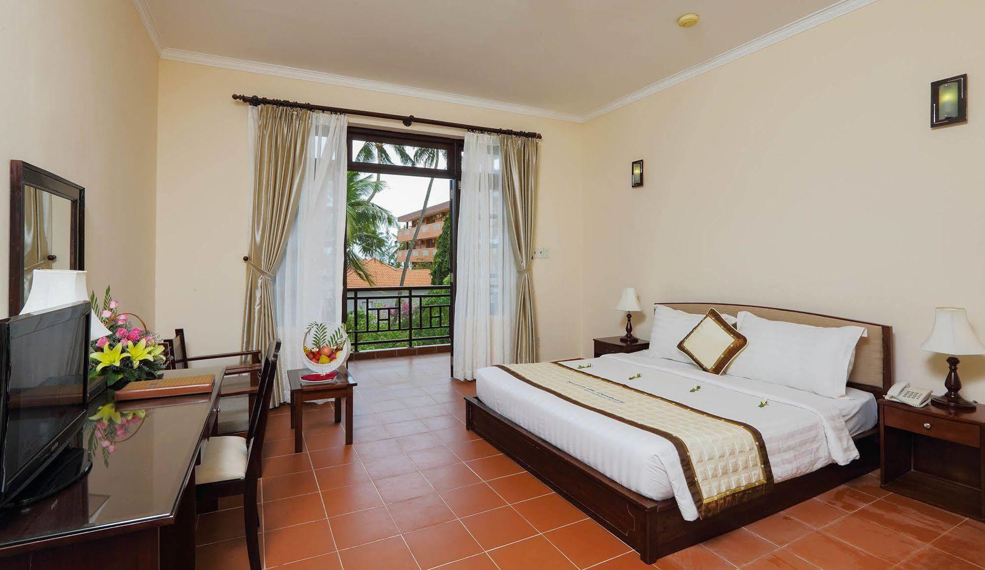 Resort Muine Century &