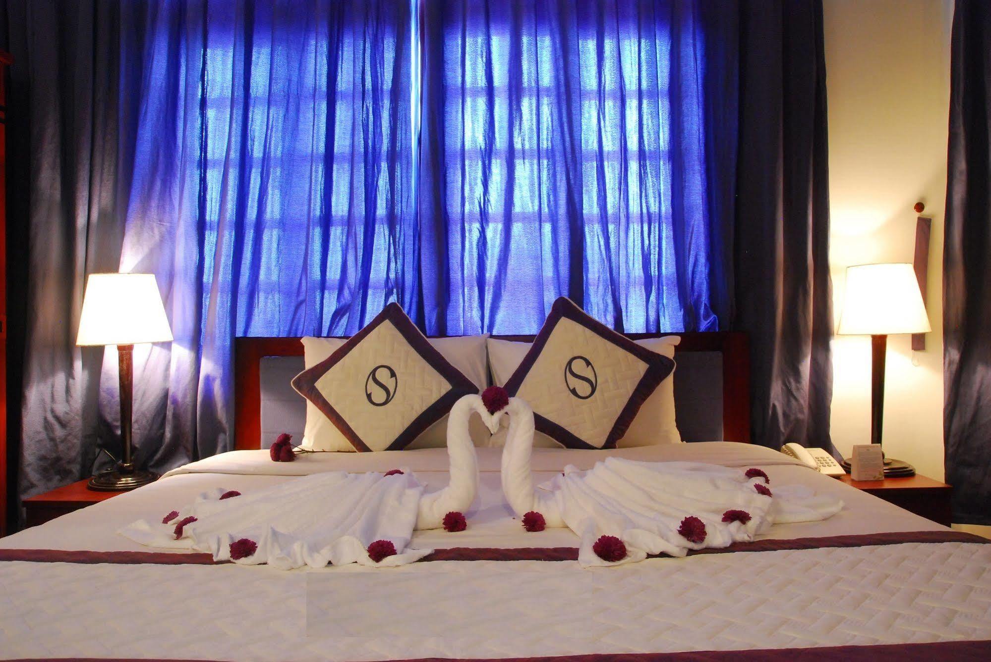 Flora Beach Hotel & Spa Da Nang