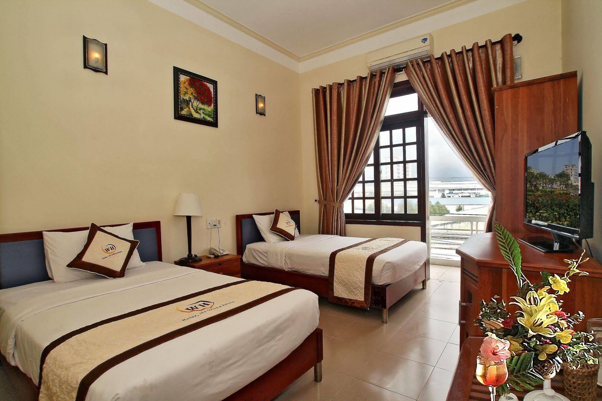 Flora Beach Hotel & Spa