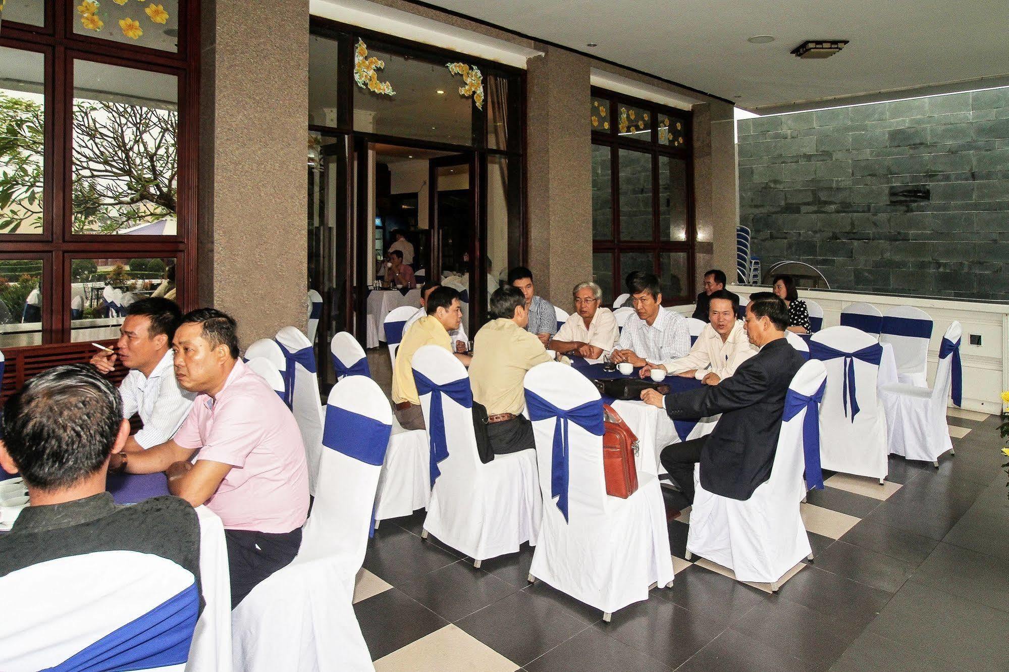 Flora Beach Hotel & Spa 3*