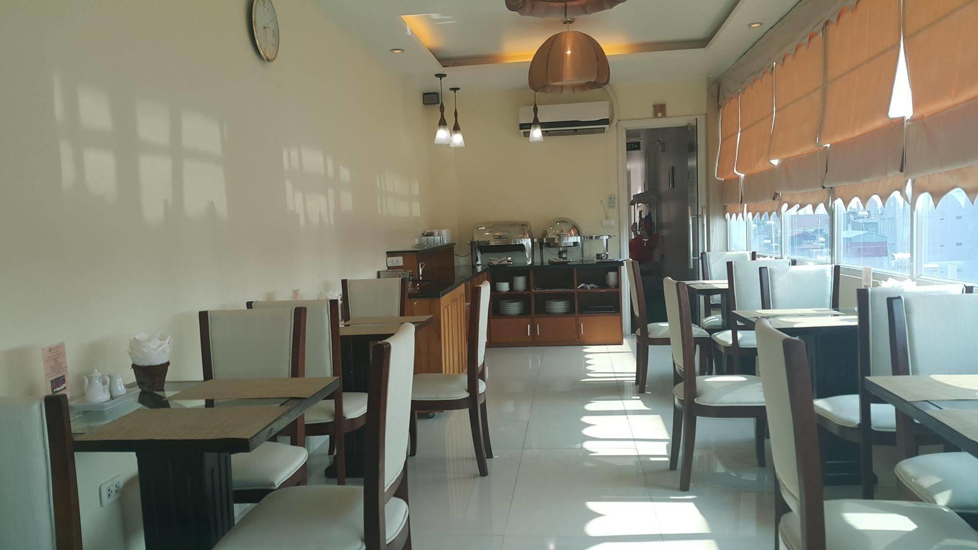 Hotel Mai Charming And Hanoi