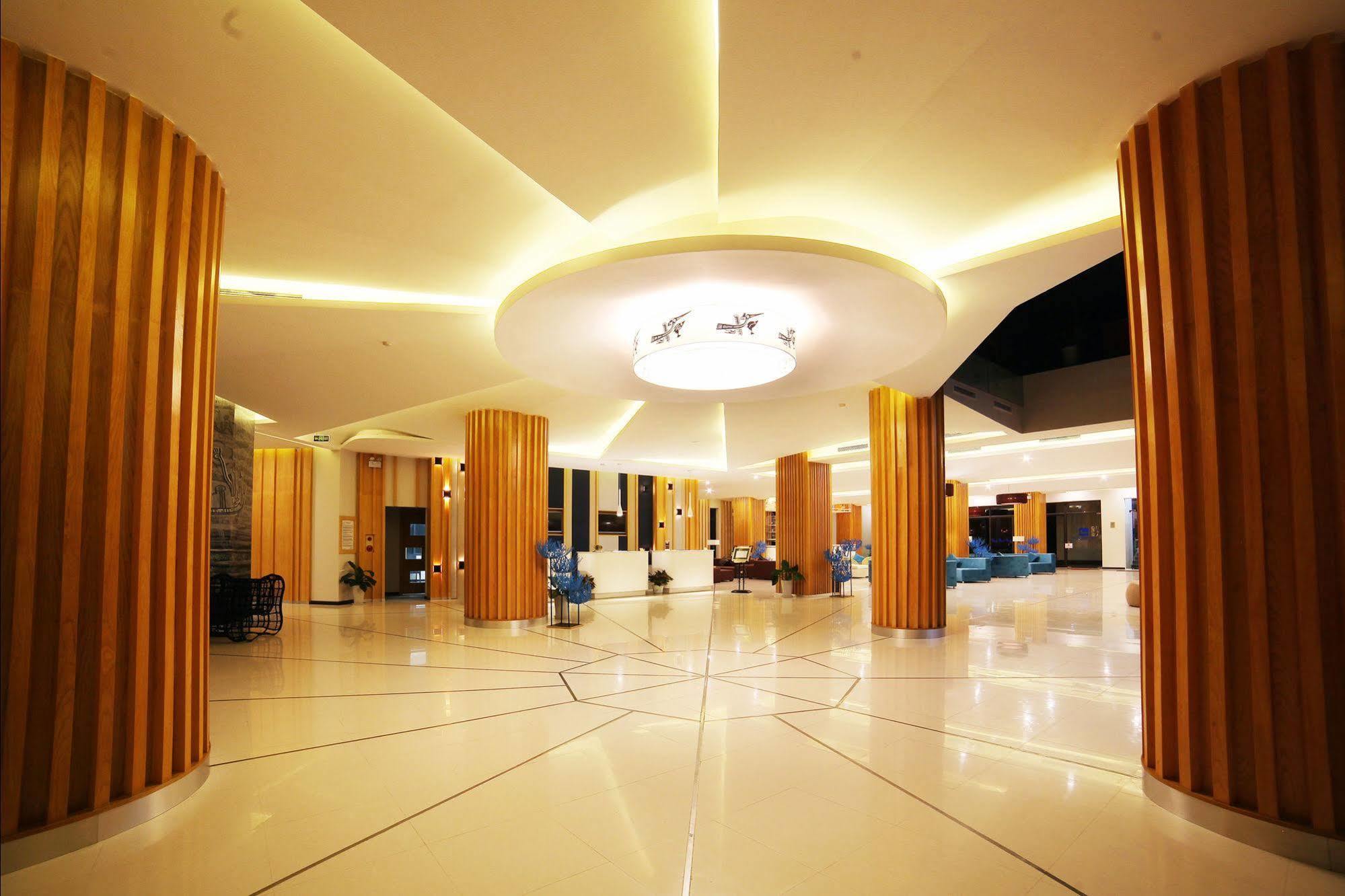 Dragon Sea Hotel 4*