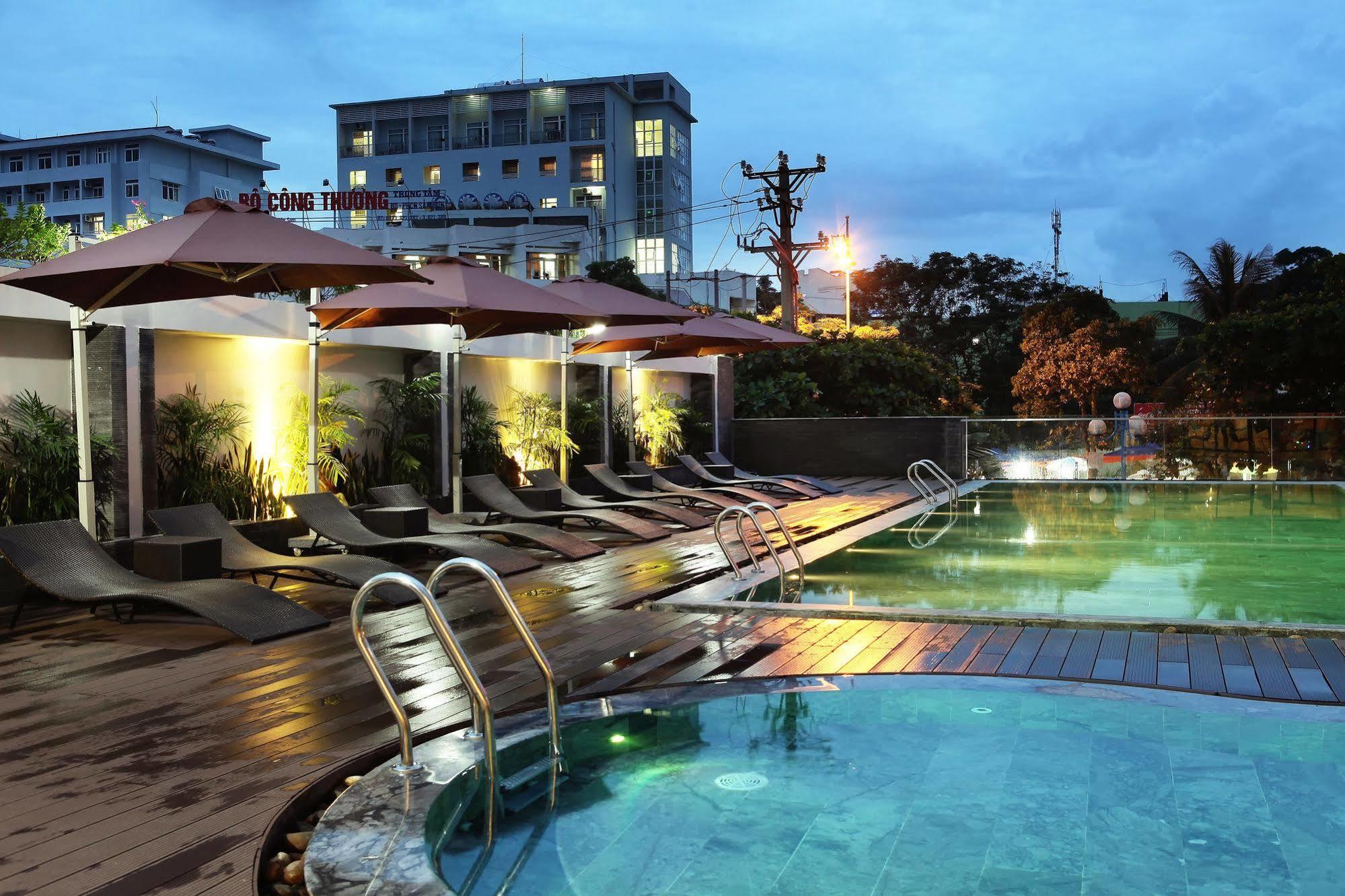 Dragon Sea Hotel 4*