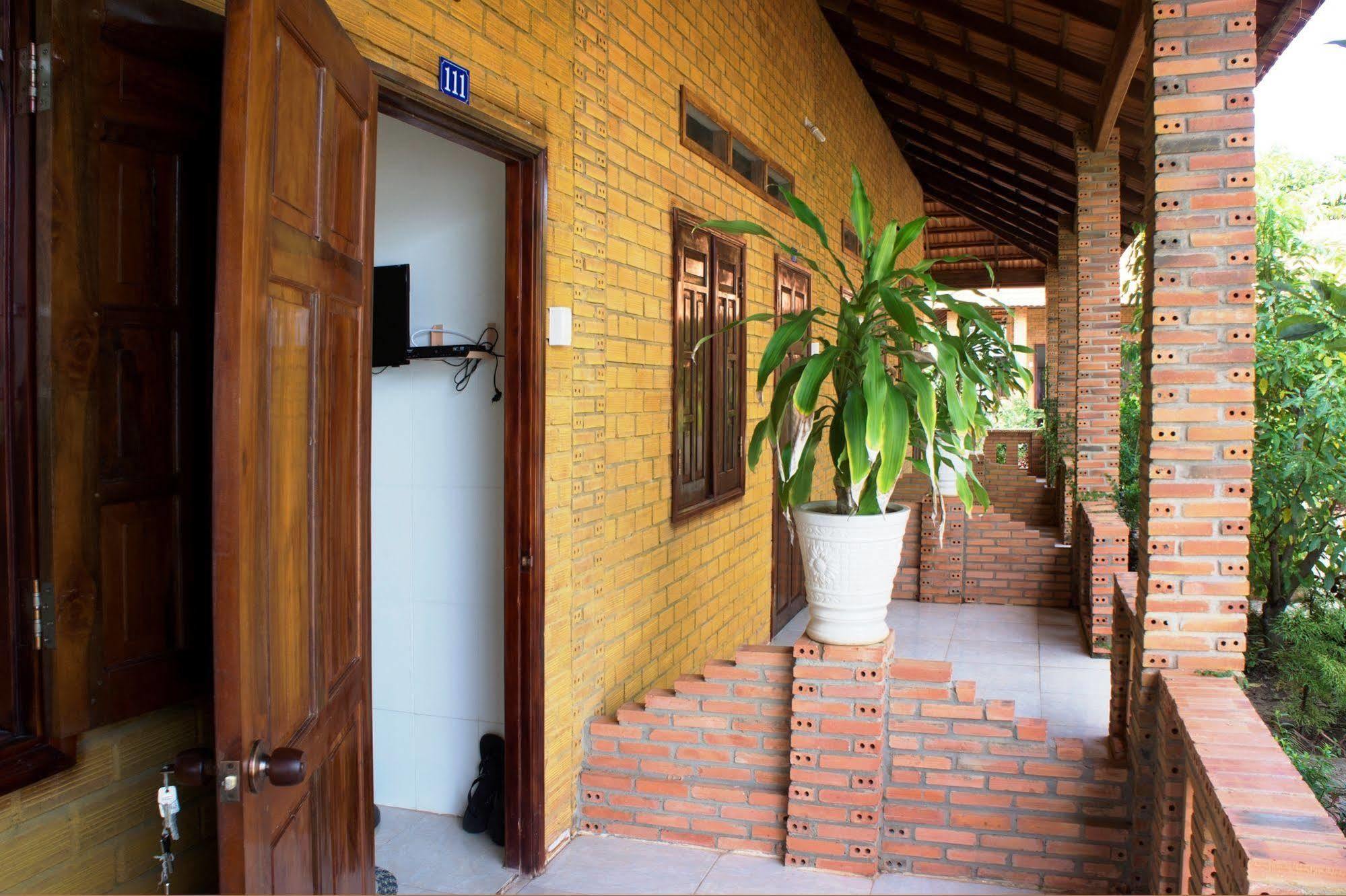 Hotel Bai Thom Cay Vong Nem