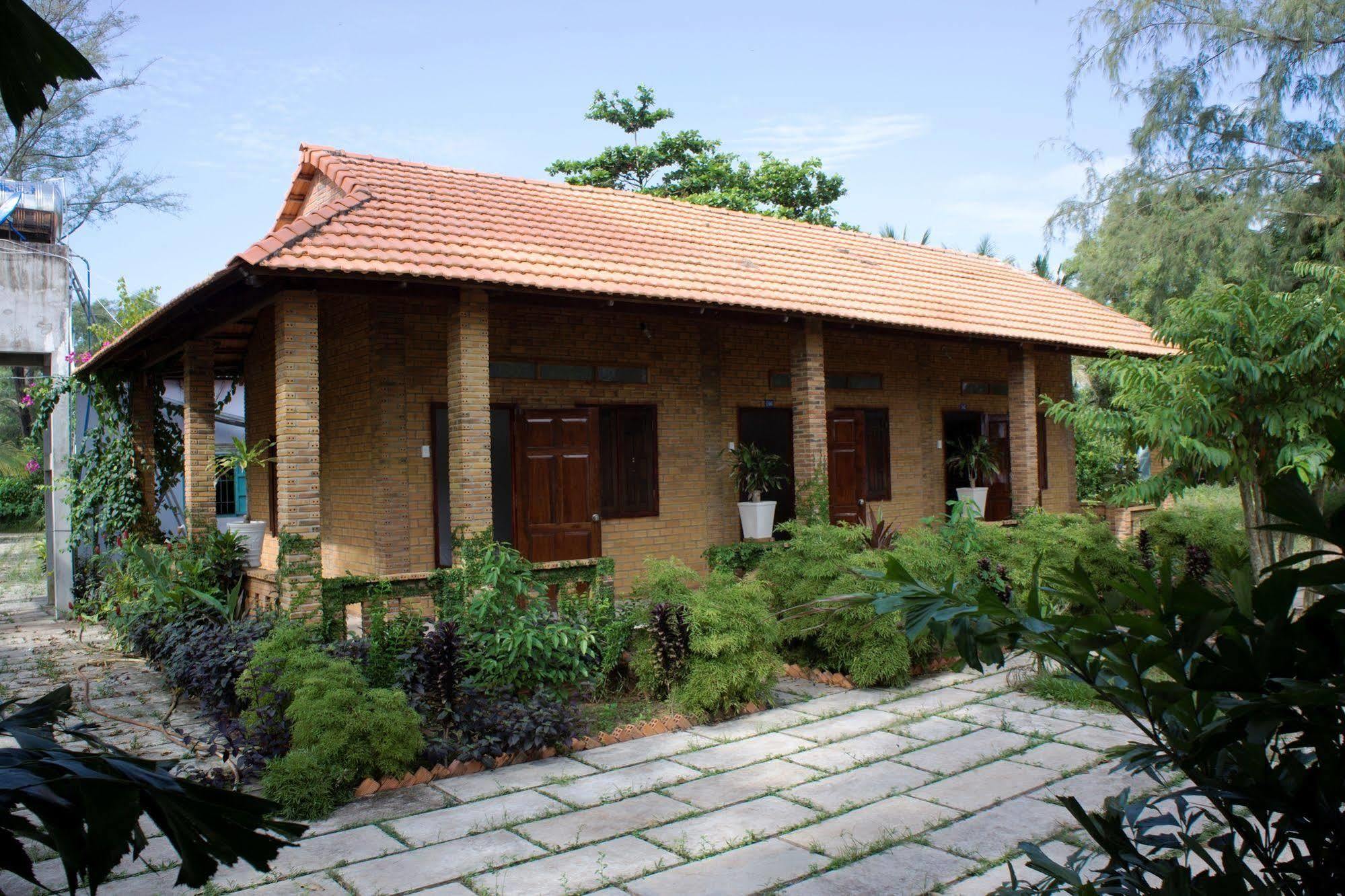 Bai Thom Cay Vong Nem Hotel