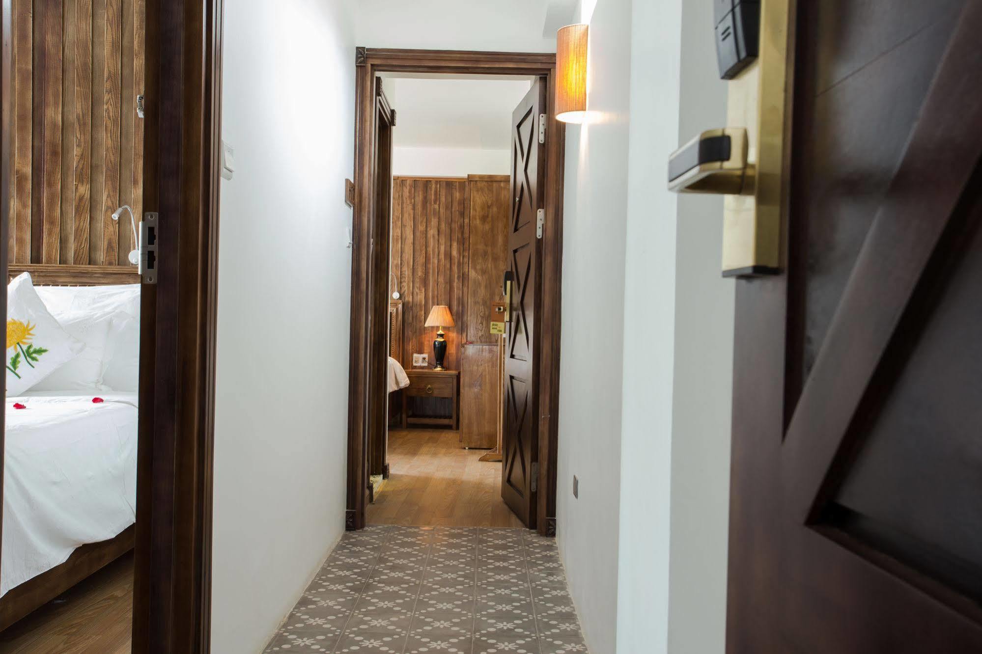 Noble & Swan Boutique Hanoi