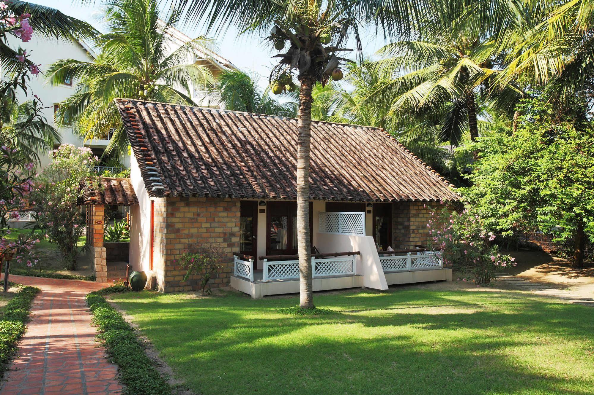 Hotel Suoi Tien Mui Ne 3*