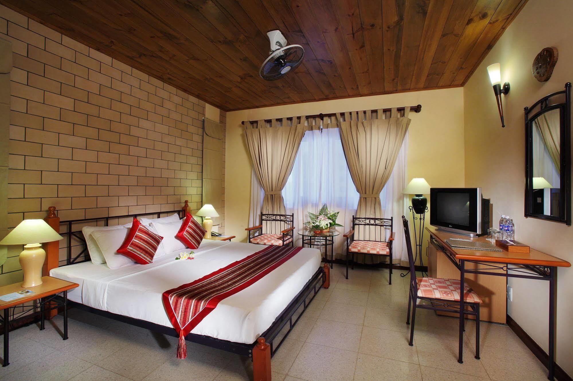Hotel Suoi Tien Mui Ne