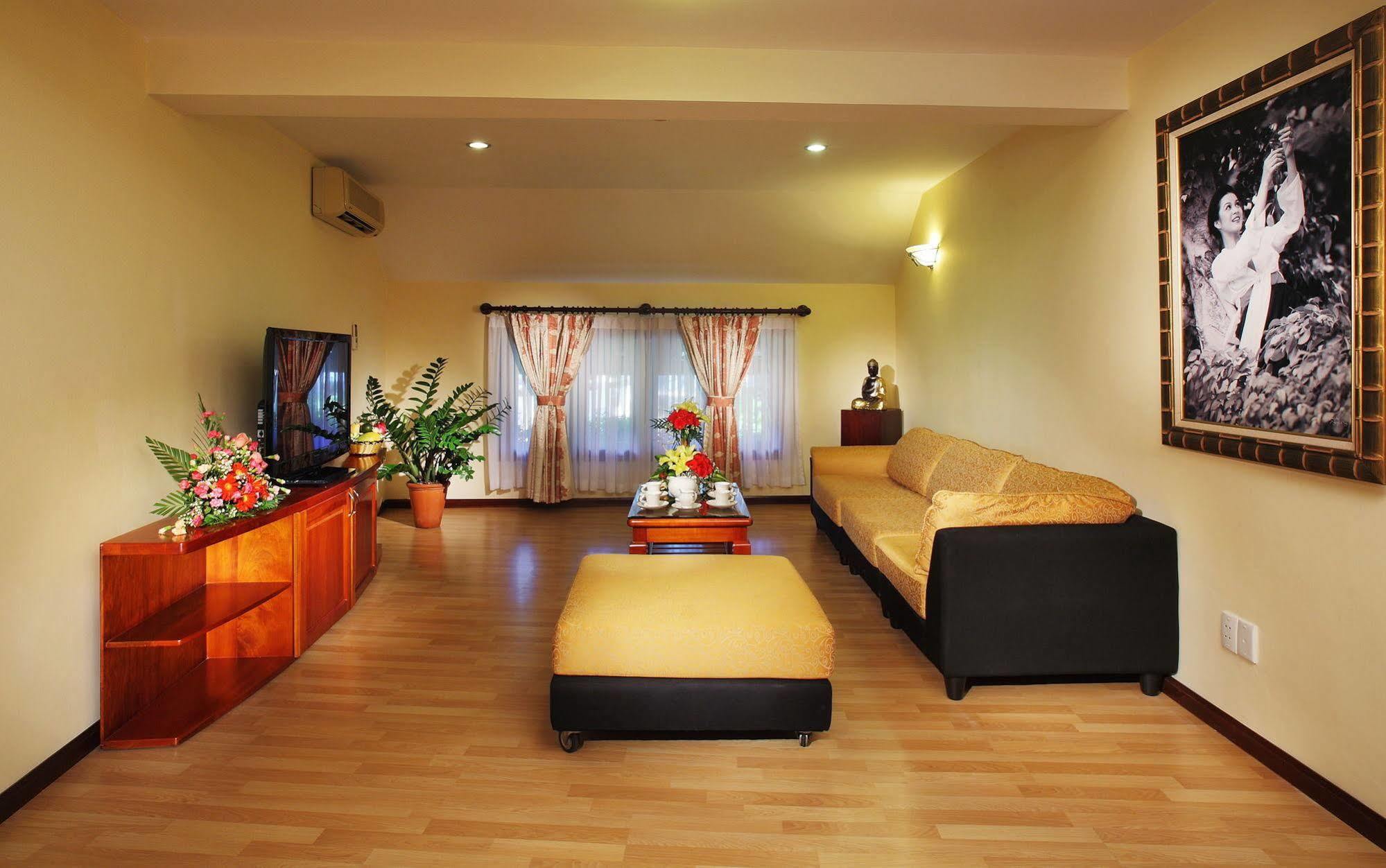 Suoi Tien Mui Ne 3*