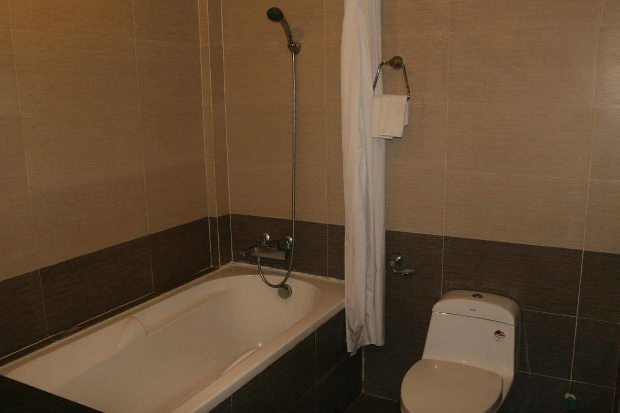 Thai Binh Ii Hotel 2*
