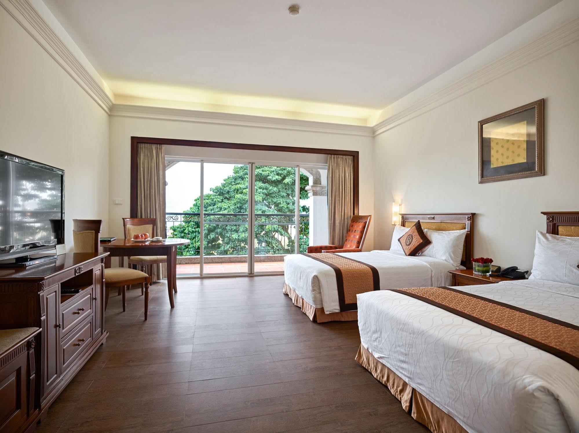 Royal Halong Hotel