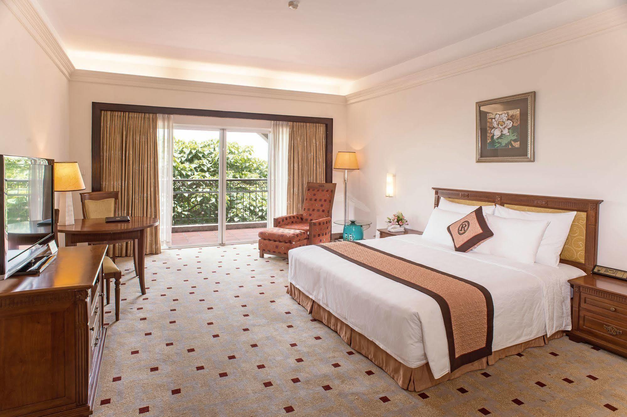 Royal Halong 4*