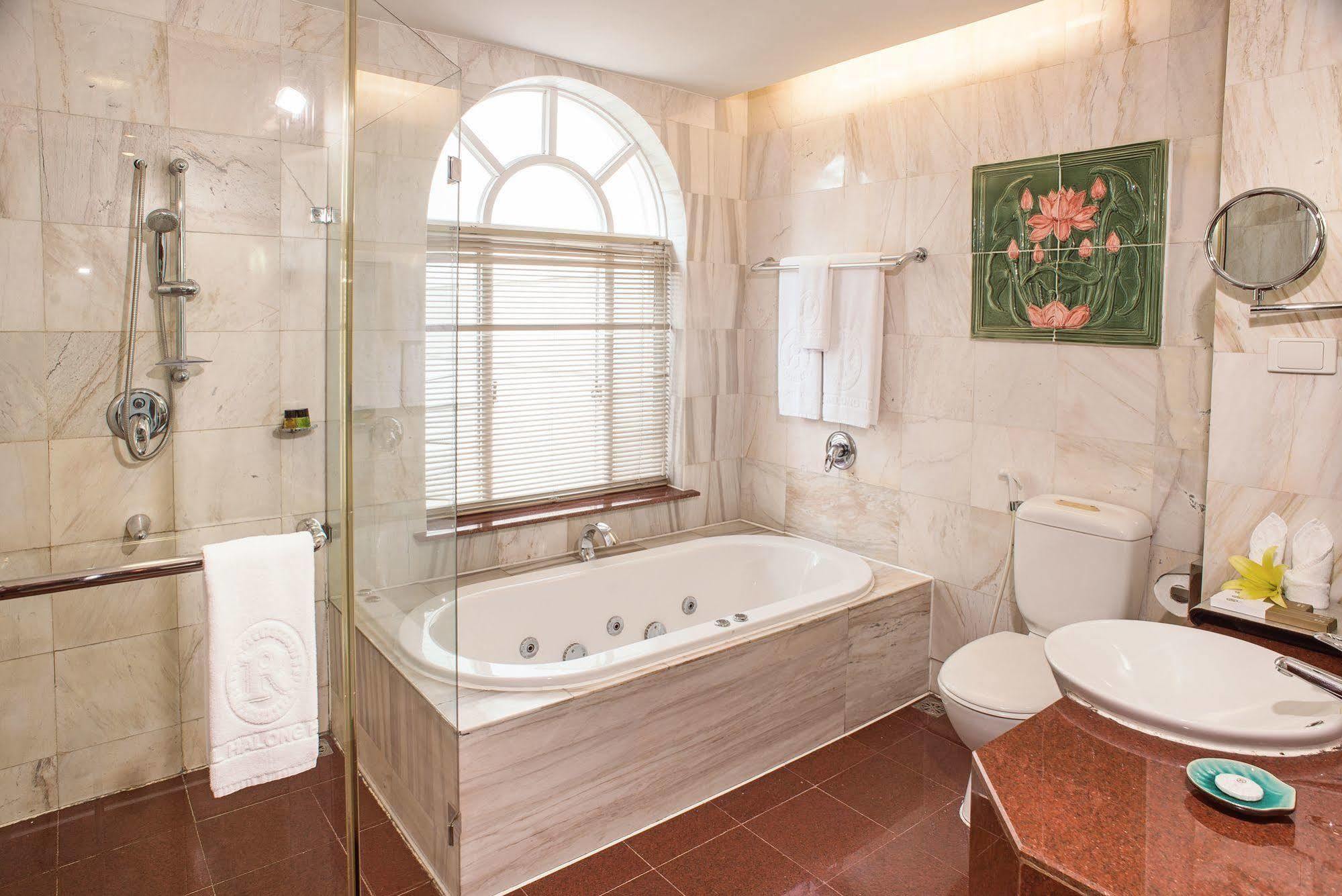 Royal Halong Hotel 4*