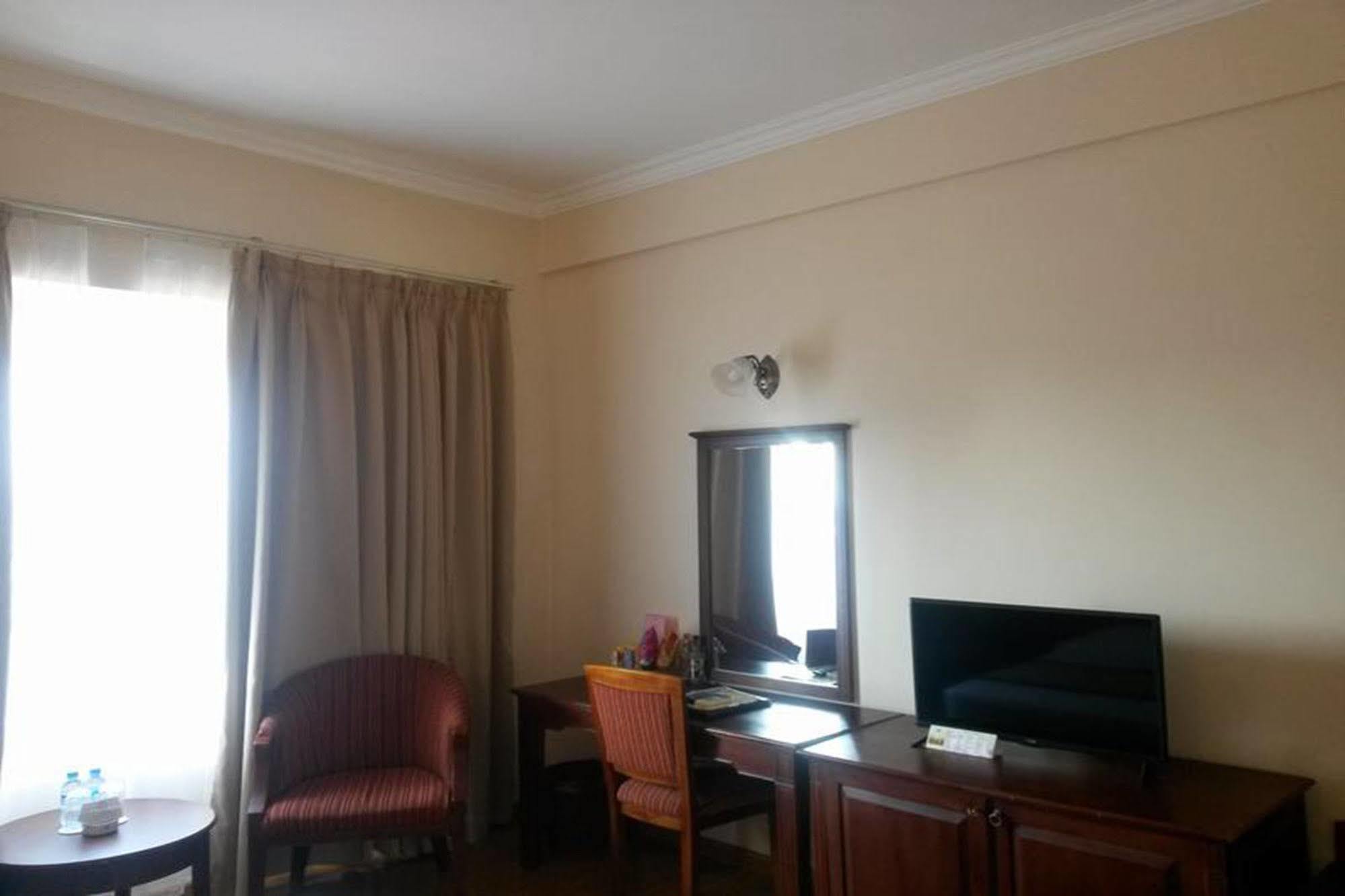 Hotel Saigon Kimlien Cualo 4*