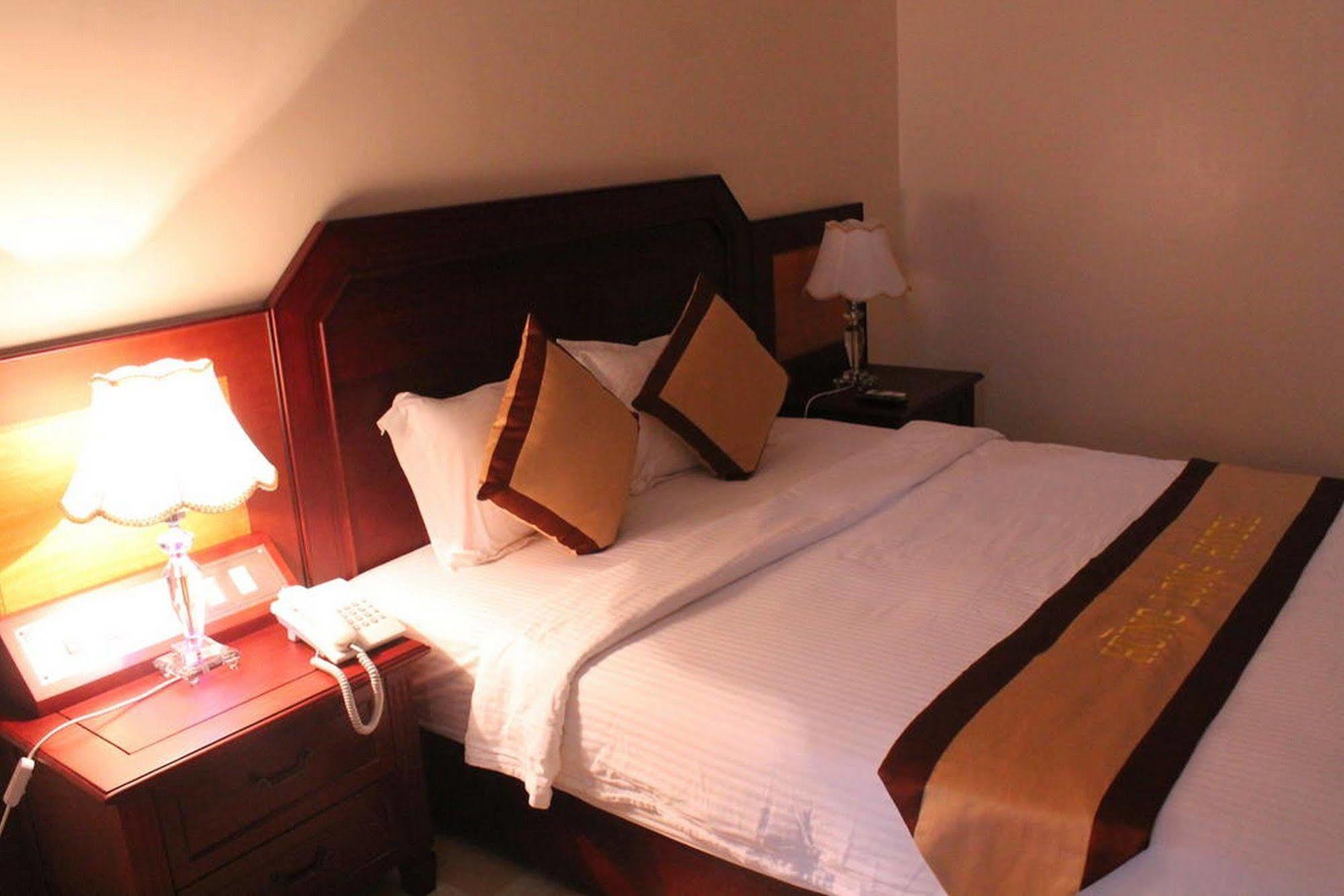 Hung Long Harbour Cat Ba Hotel Dong Khe Sau