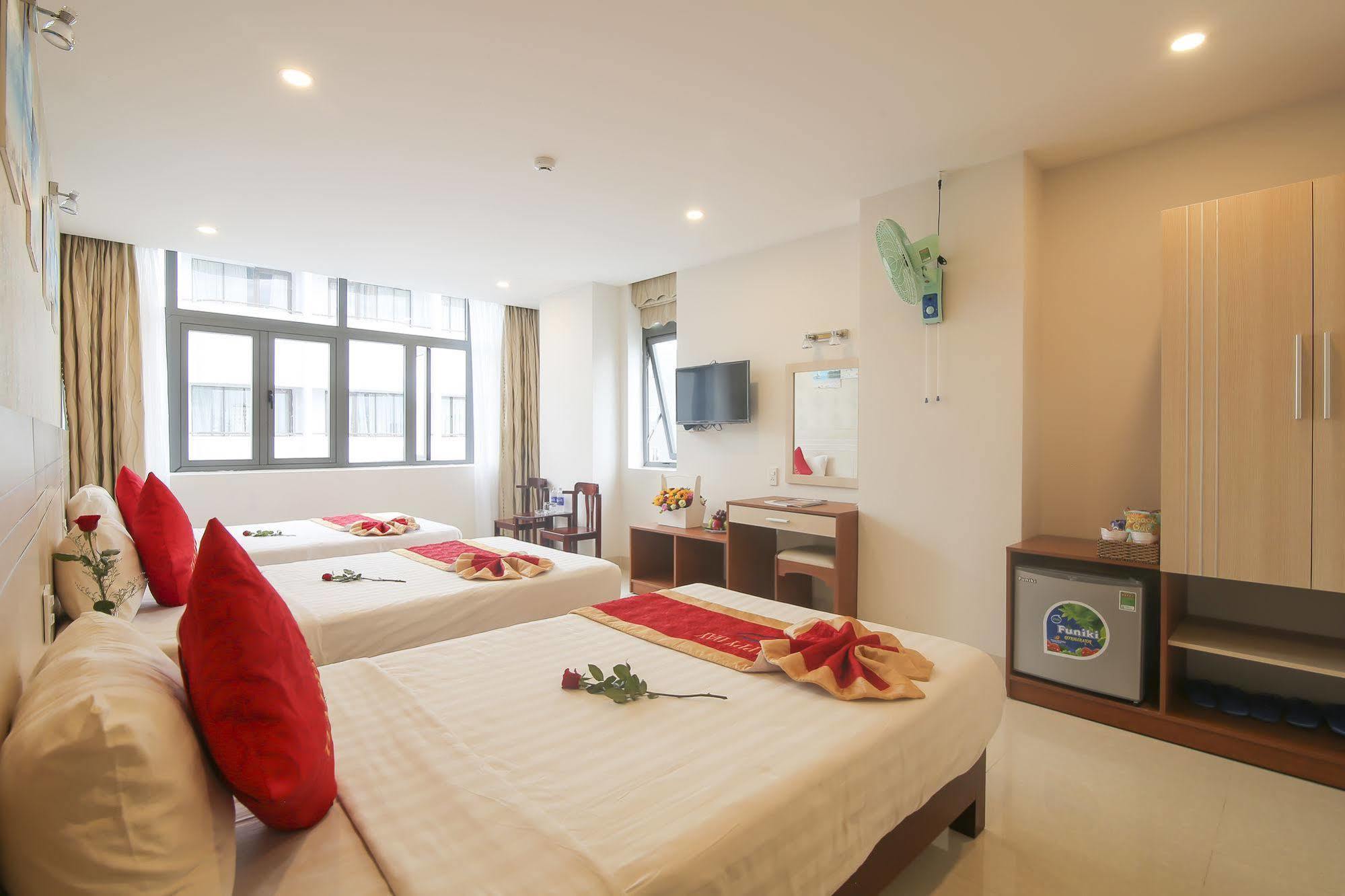 Happy Day Riverside & By Haviland Hotel 3*