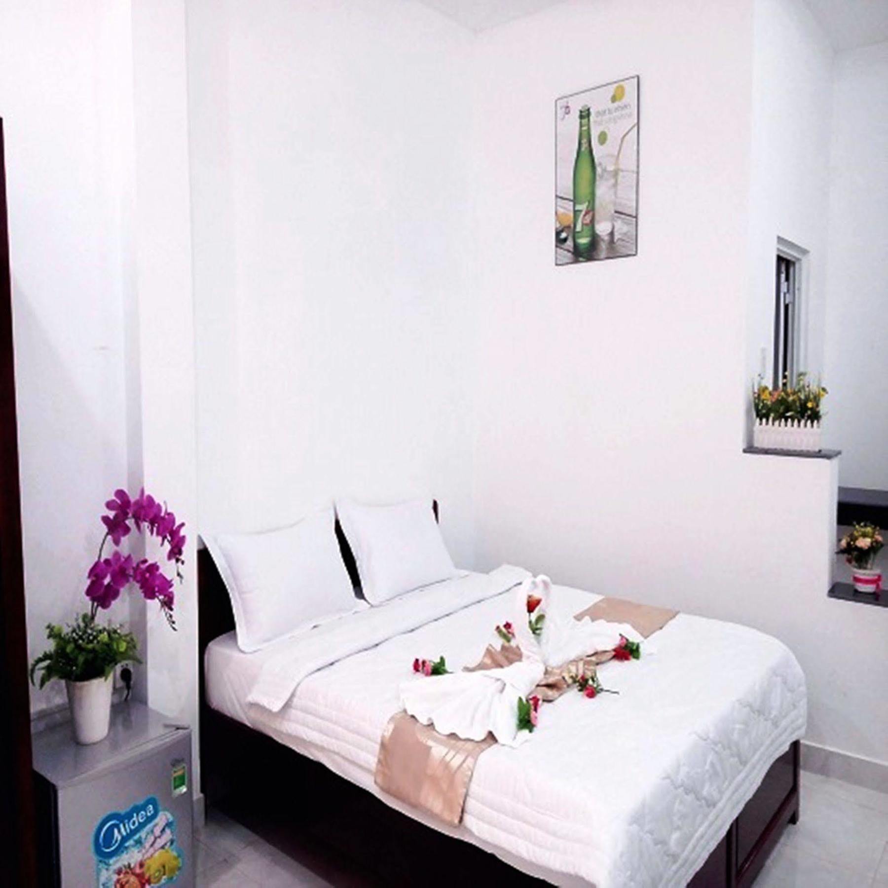 Nha Mat Hotel