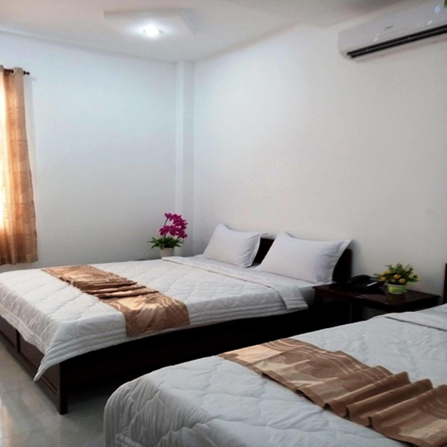 Nha Mat Hotel 3*